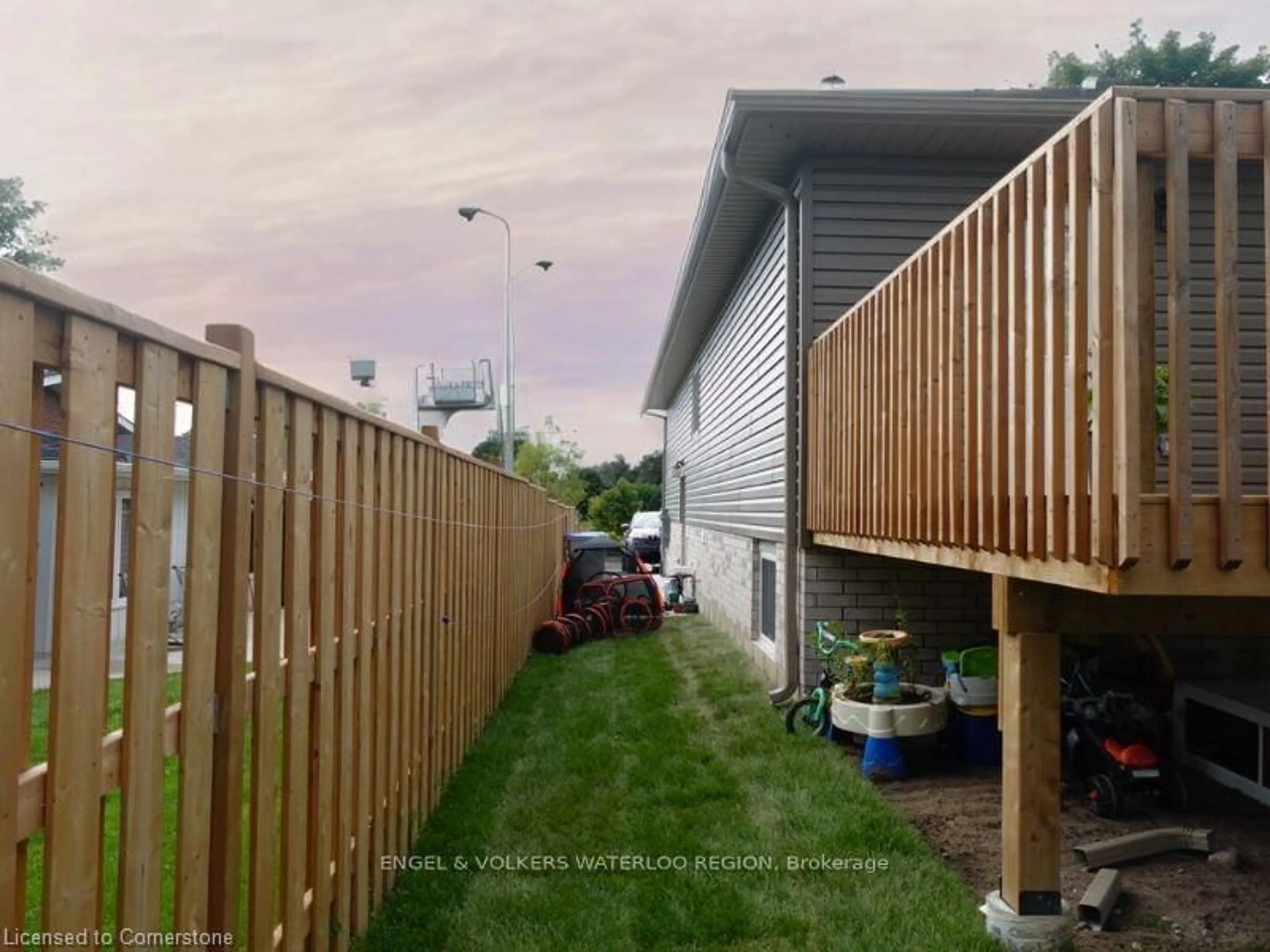 A pic from outside/outdoor area/front of a property/back of a property/a pic from drone, street for 109 James St, St. Marys Ontario N3A 2P3