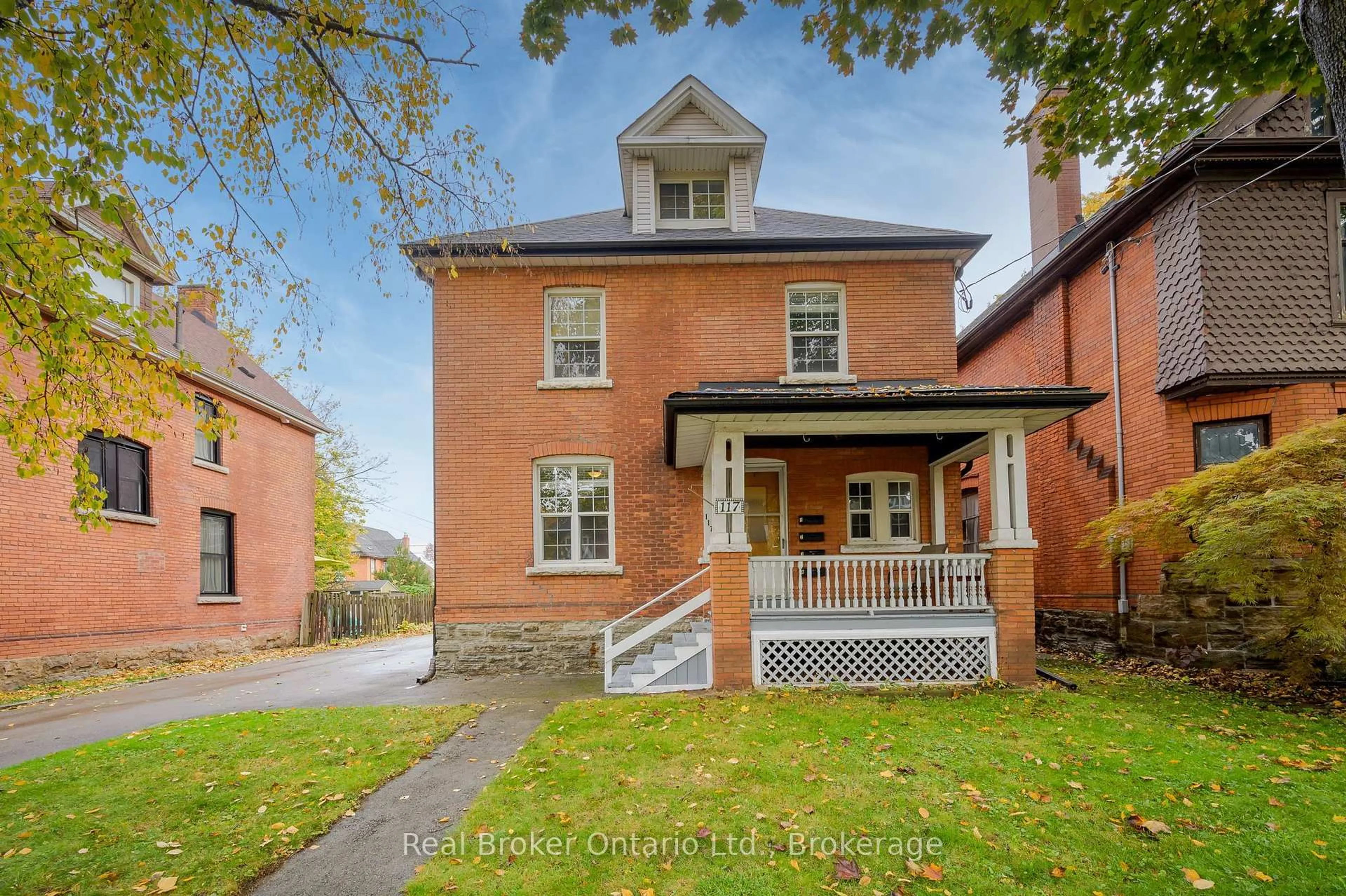 Home with brick exterior material, street for 117 Fairleigh Ave, Hamilton Ontario L8M 2K4