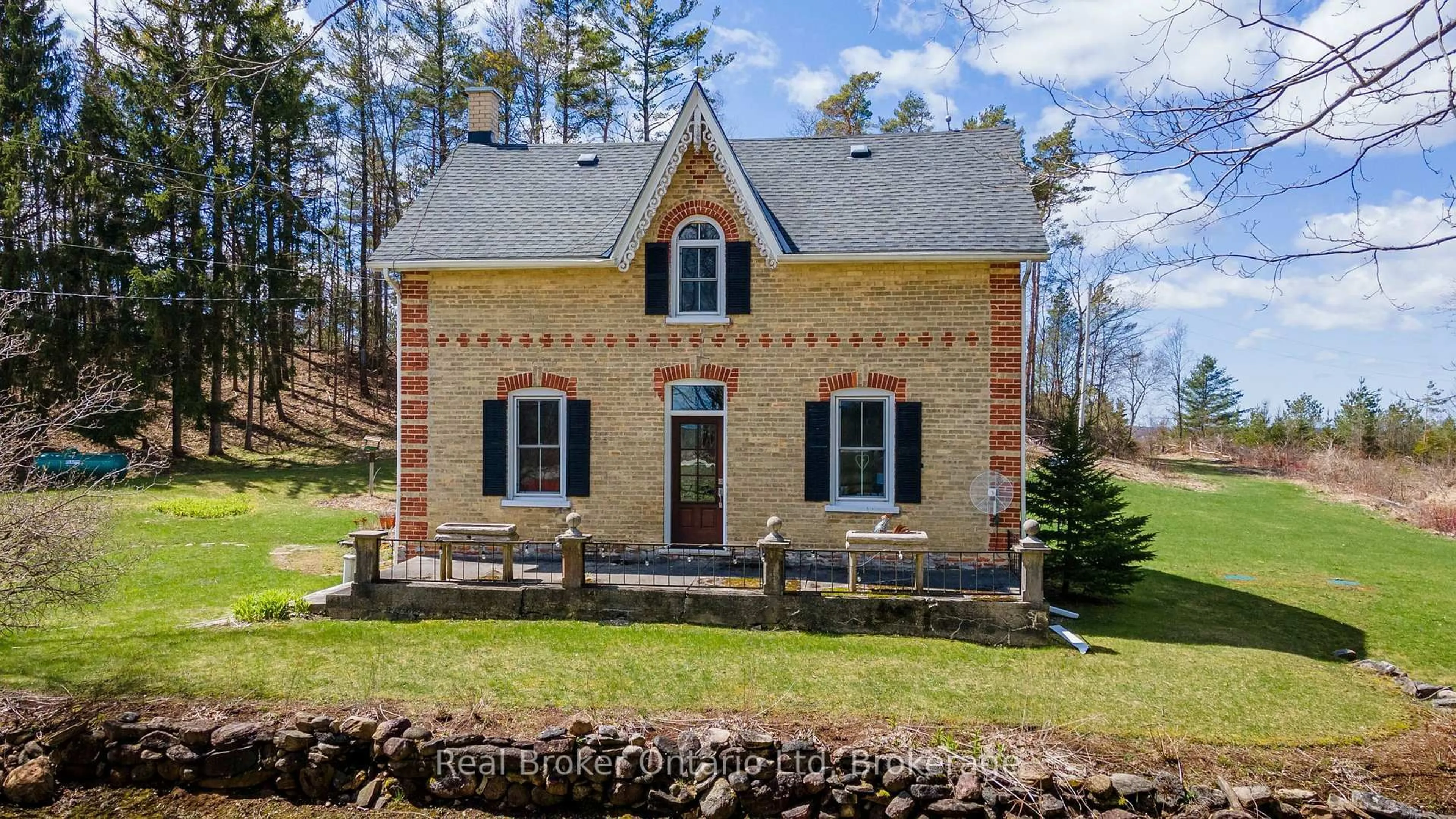 Home with brick exterior material, unknown for 563158 Glenelg Holland Townline, West Grey Ontario N0G 1R0
