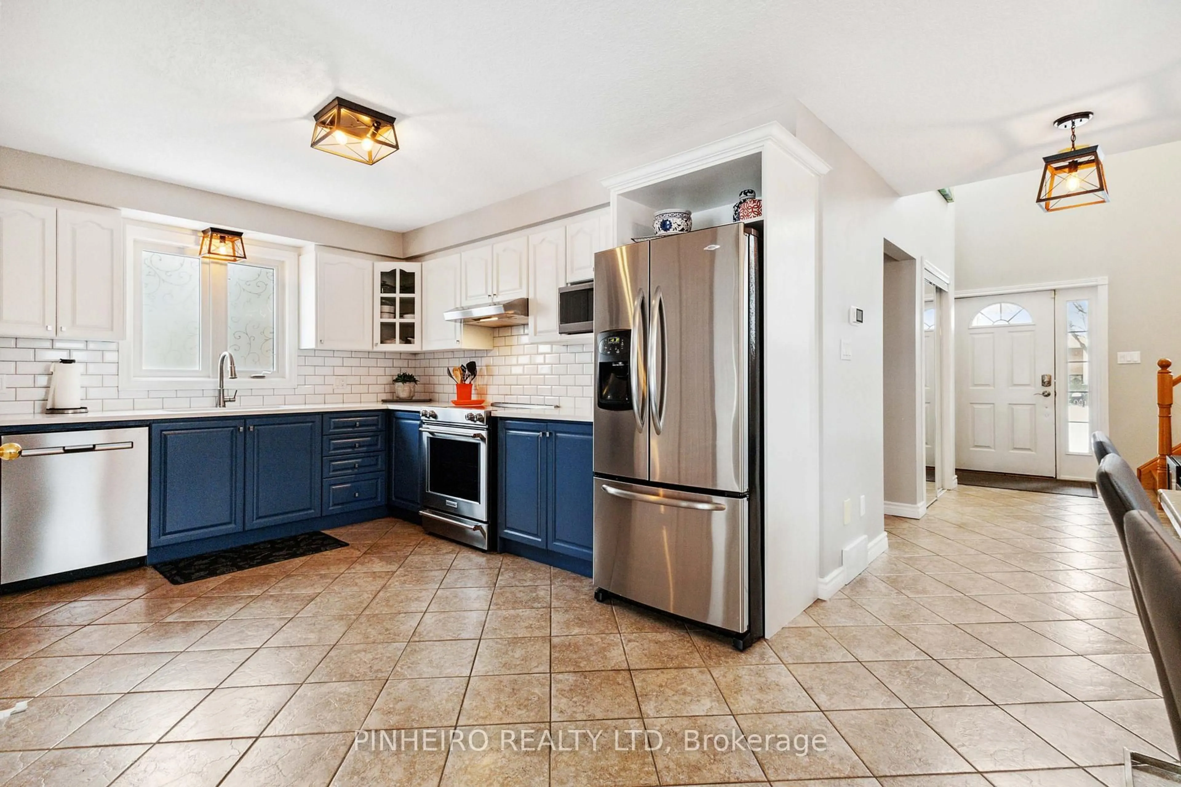 Open concept kitchen, ceramic/tile floor for 1800 Marconi Blvd, London East Ontario N5V 4T9
