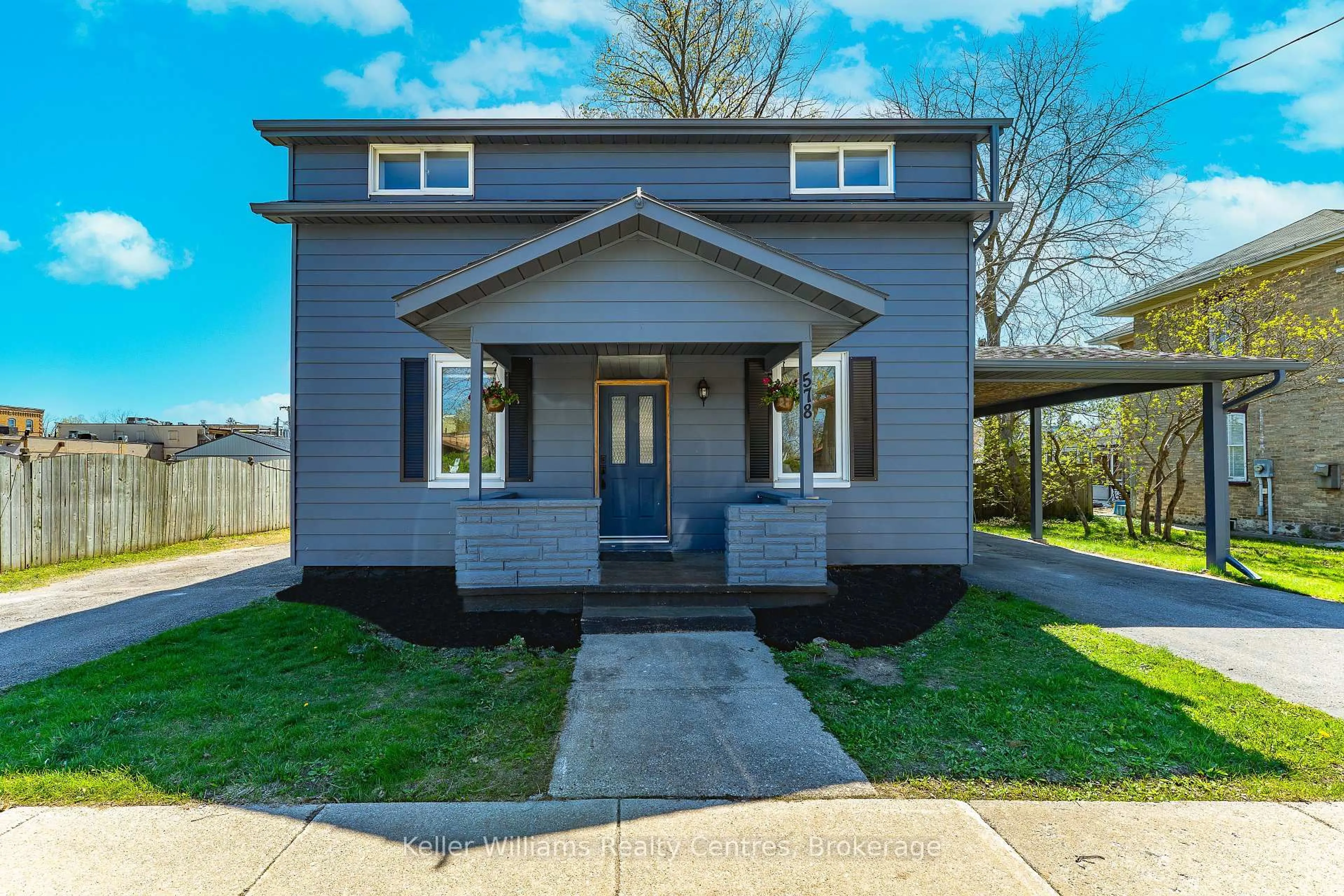 Home with vinyl exterior material, building for 578 Green St, Saugeen Shores Ontario N0H 2C1