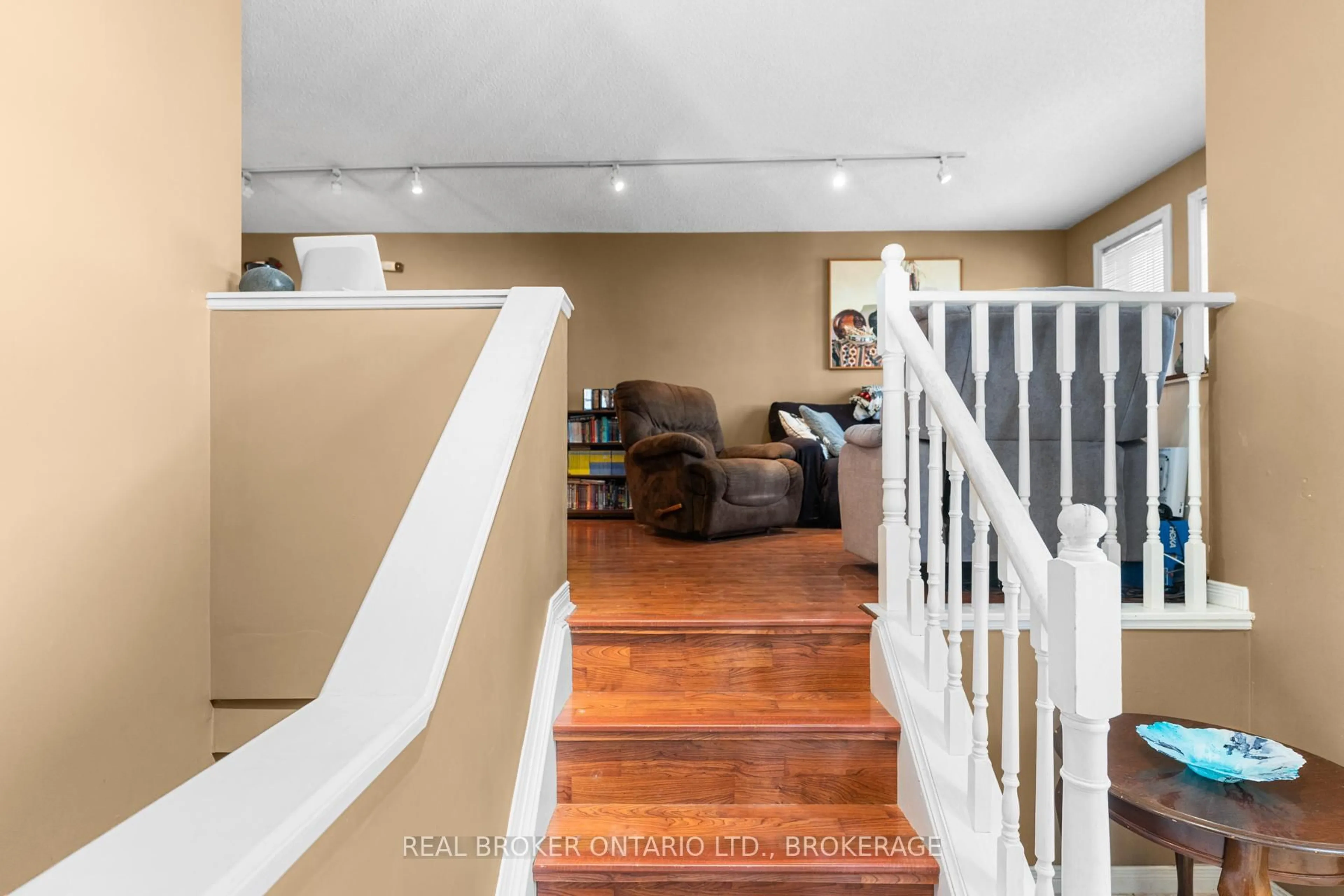 Unknown for 1387 Brackenwood Cres, Kingston Ontario K7P 2W4