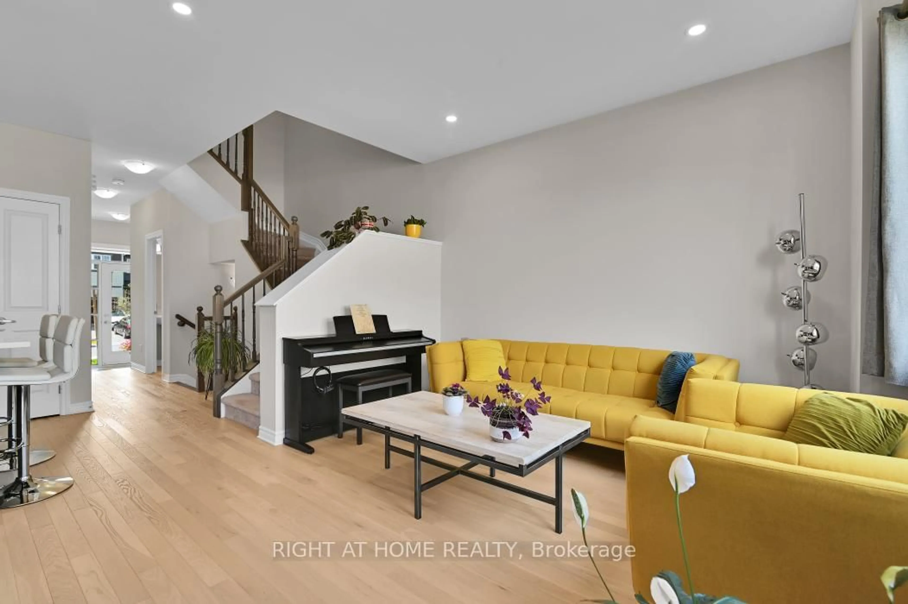 Living room with furniture, unknown for 166 Gardenpost Terr, Orleans Ontario K4A 5G8