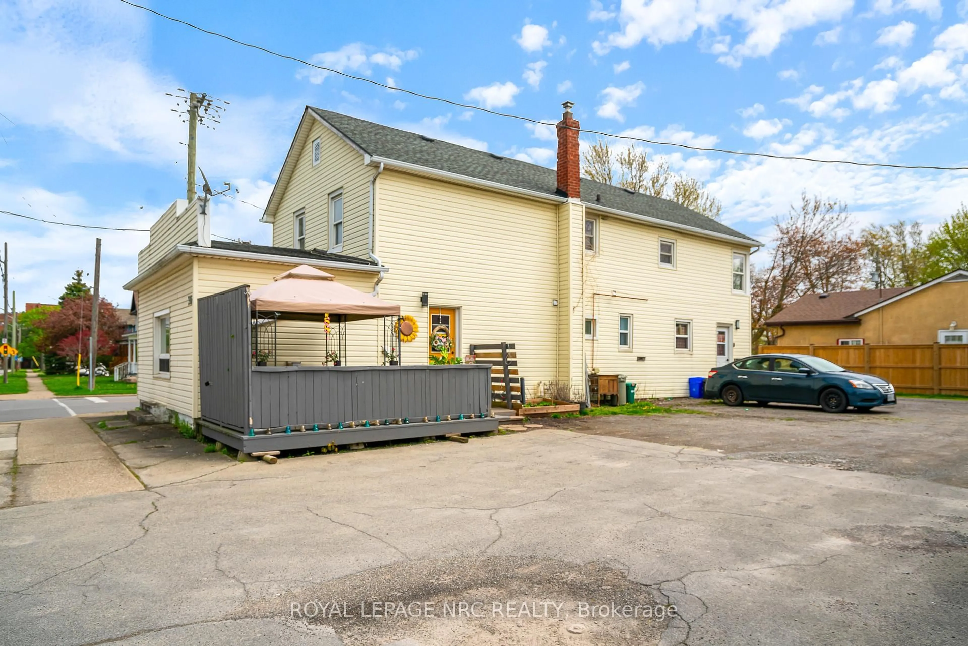 Patio, street for 396 Main St, Port Colborne Ontario L3K 3W1
