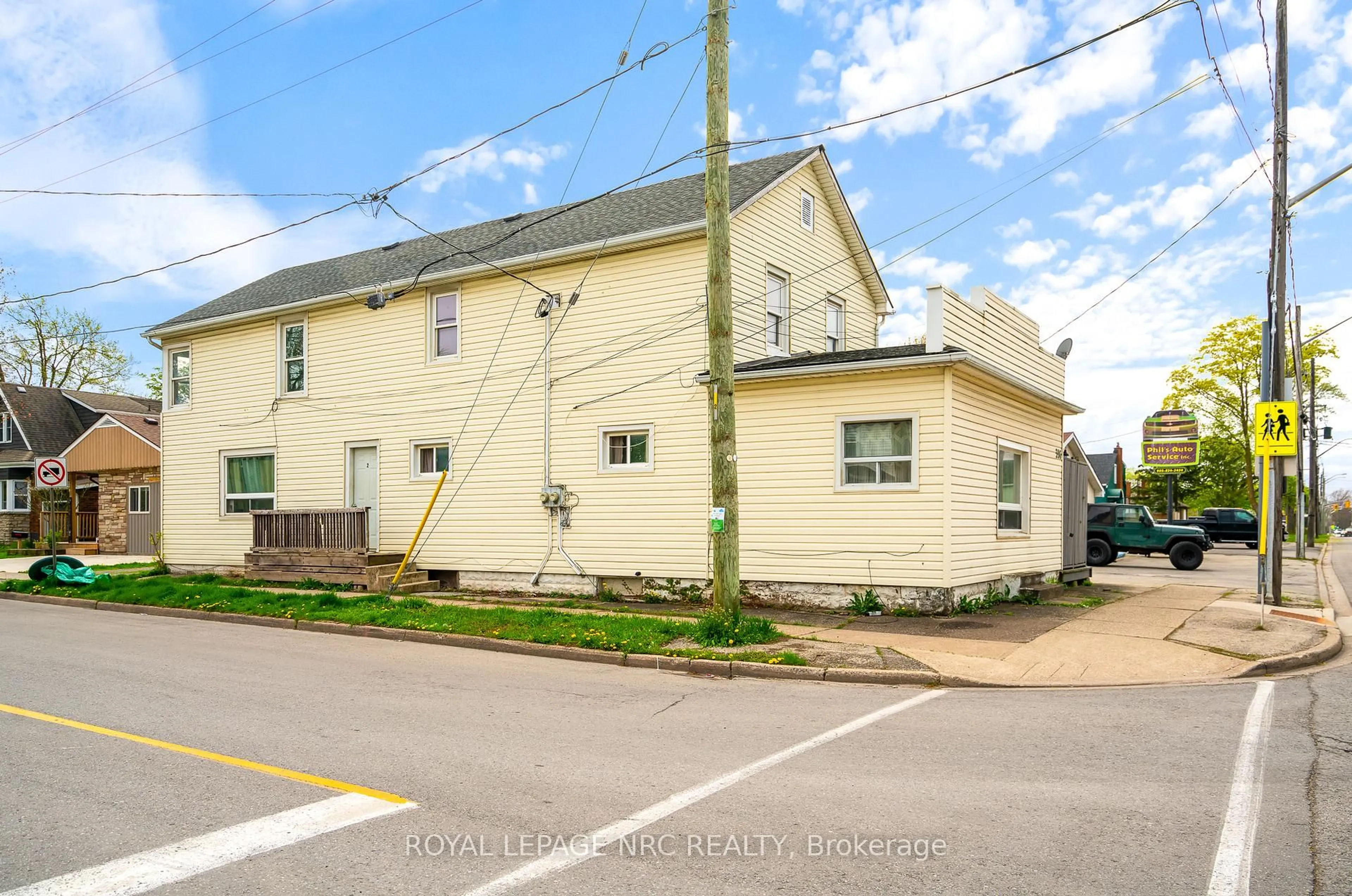 A pic from outside/outdoor area/front of a property/back of a property/a pic from drone, street for 396 Main St, Port Colborne Ontario L3K 3W1
