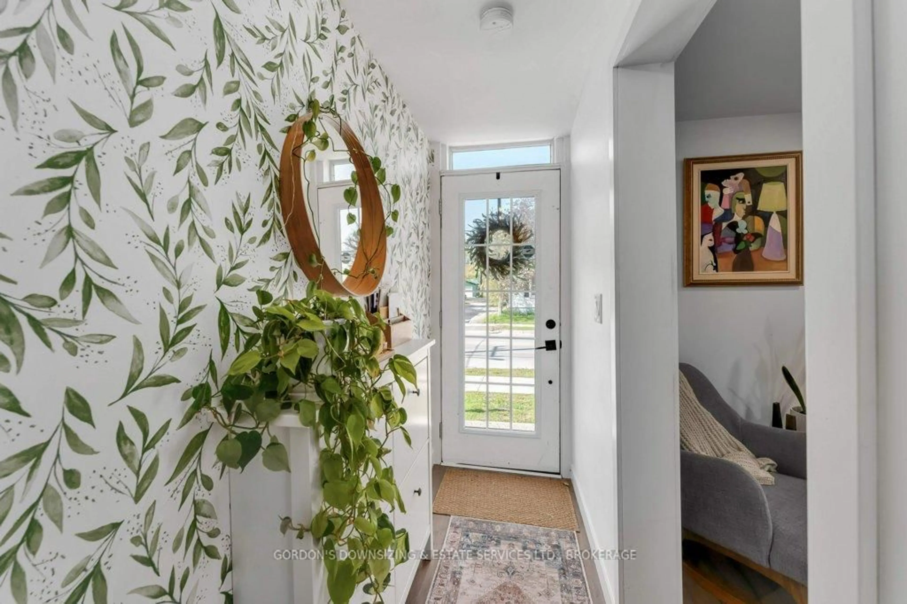 Indoor entryway for 259 Stone St, Gananoque Ontario K7G 1Y7
