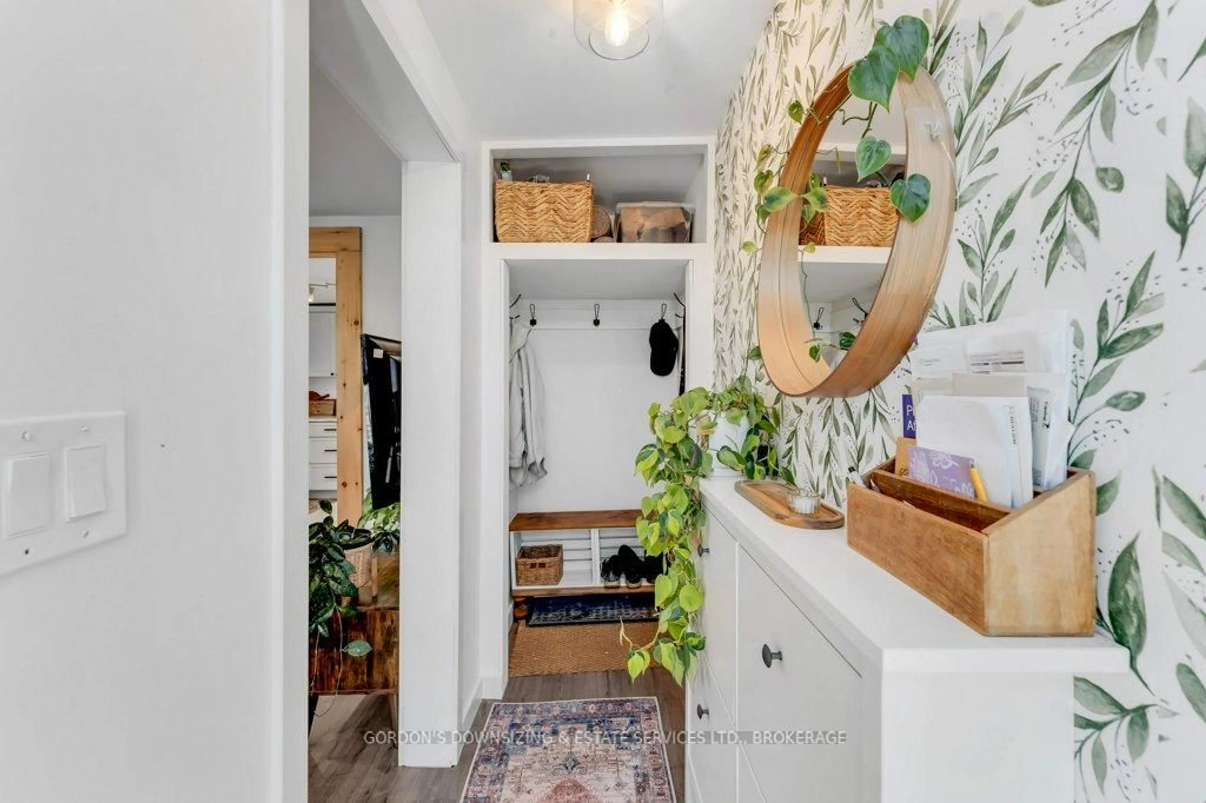 Indoor entryway for 259 Stone St, Gananoque Ontario K7G 1Y7