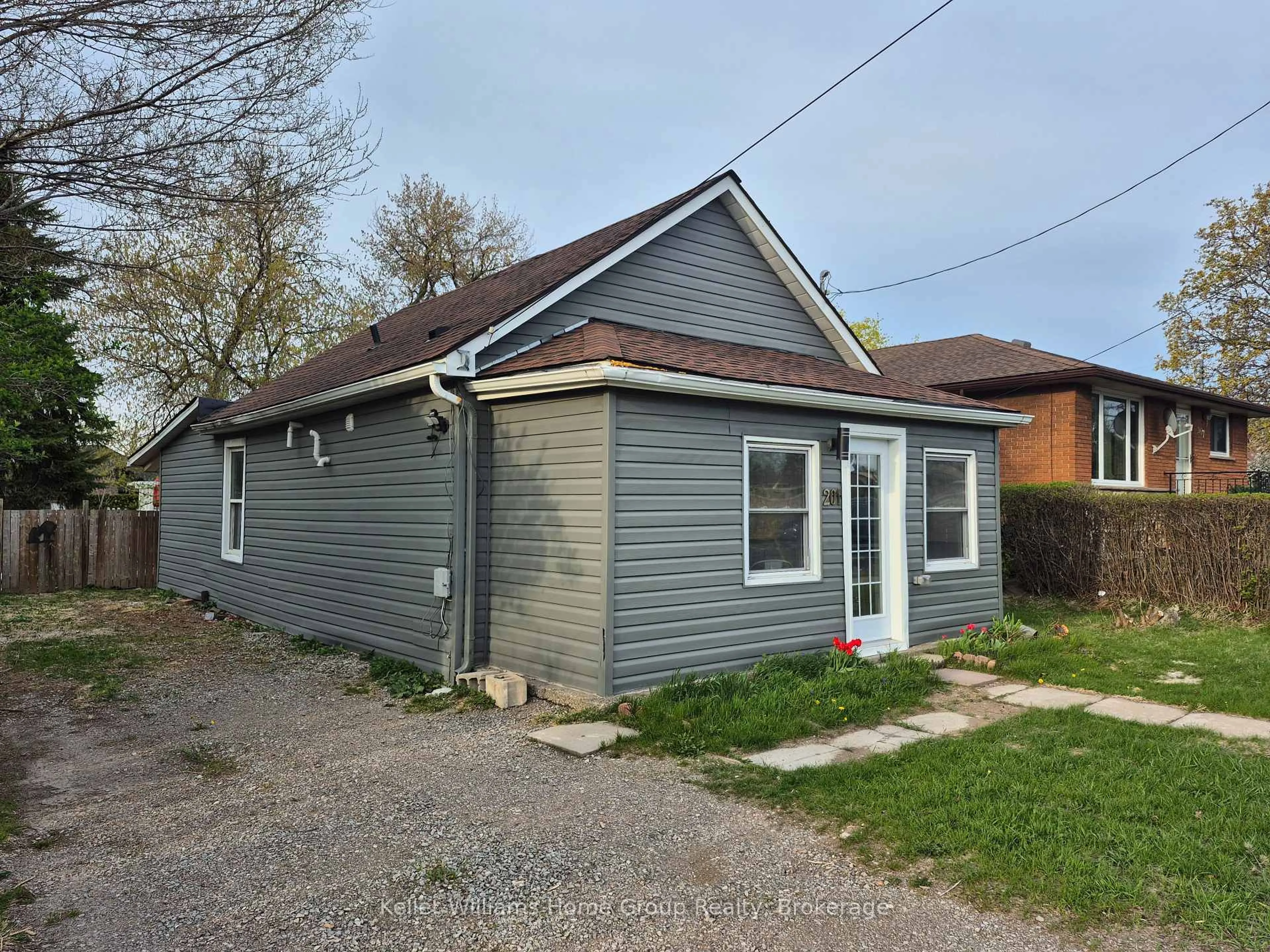 A pic from outside/outdoor area/front of a property/back of a property/a pic from drone, street for 201 Fennell Ave, Hamilton Ontario L9A 1S5