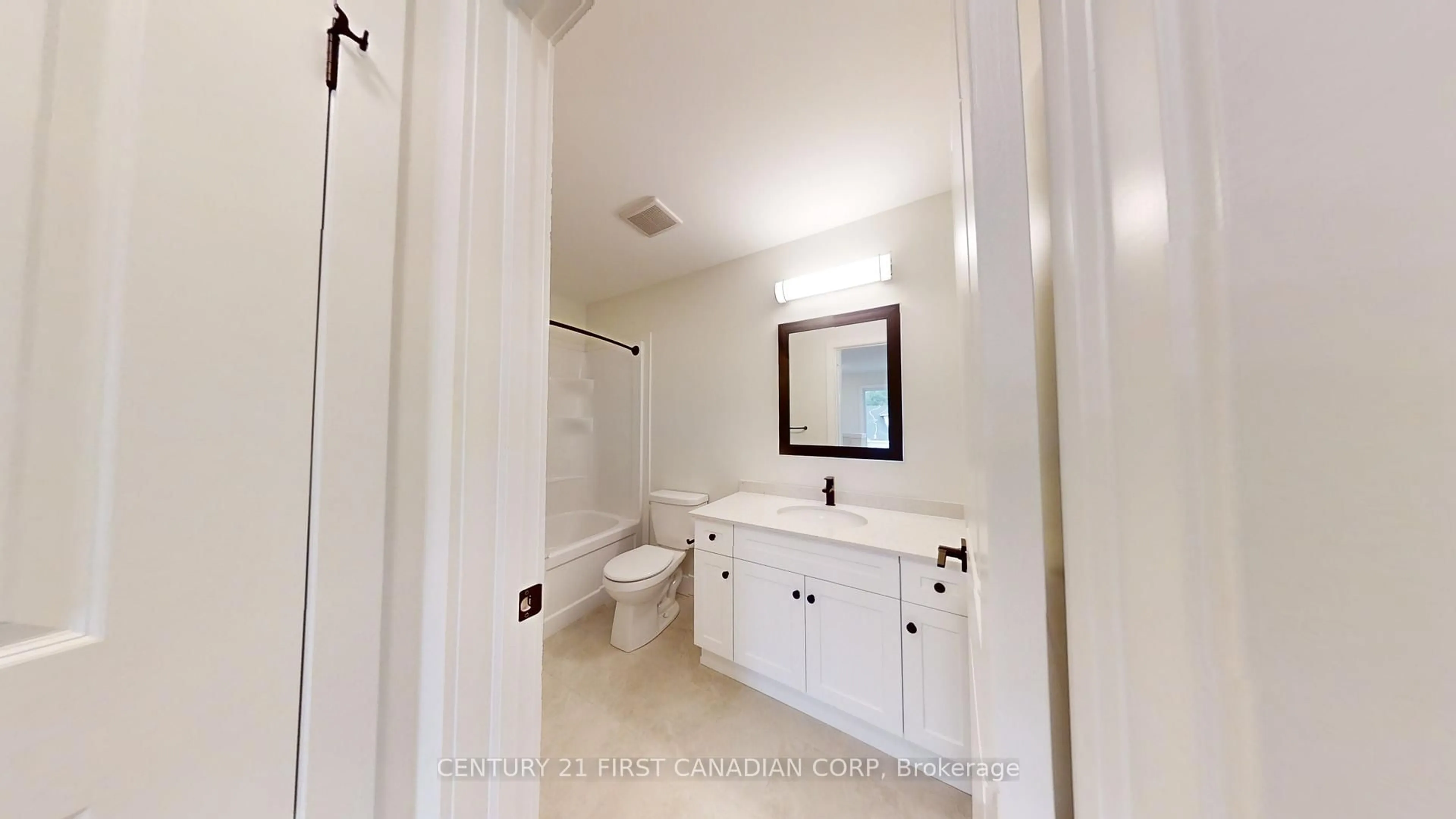 Standard bathroom, ceramic/tile floor for 1960 Evans Blvd #121, London South Ontario N6M 0A2