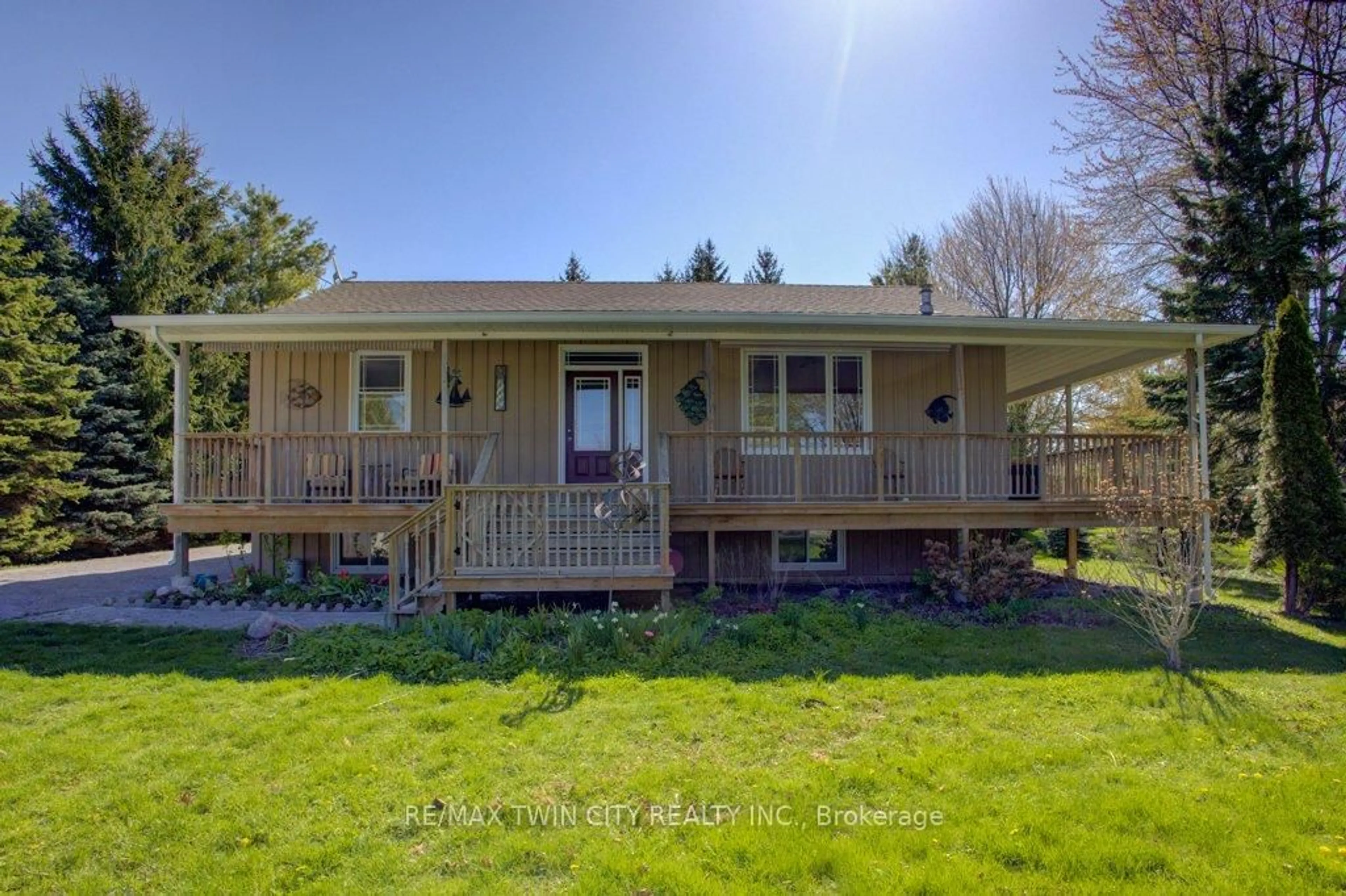A pic from outside/outdoor area/front of a property/back of a property/a pic from drone, water/lake/river/ocean view for 77722 Norma St, Bluewater Ontario N5A 3X8