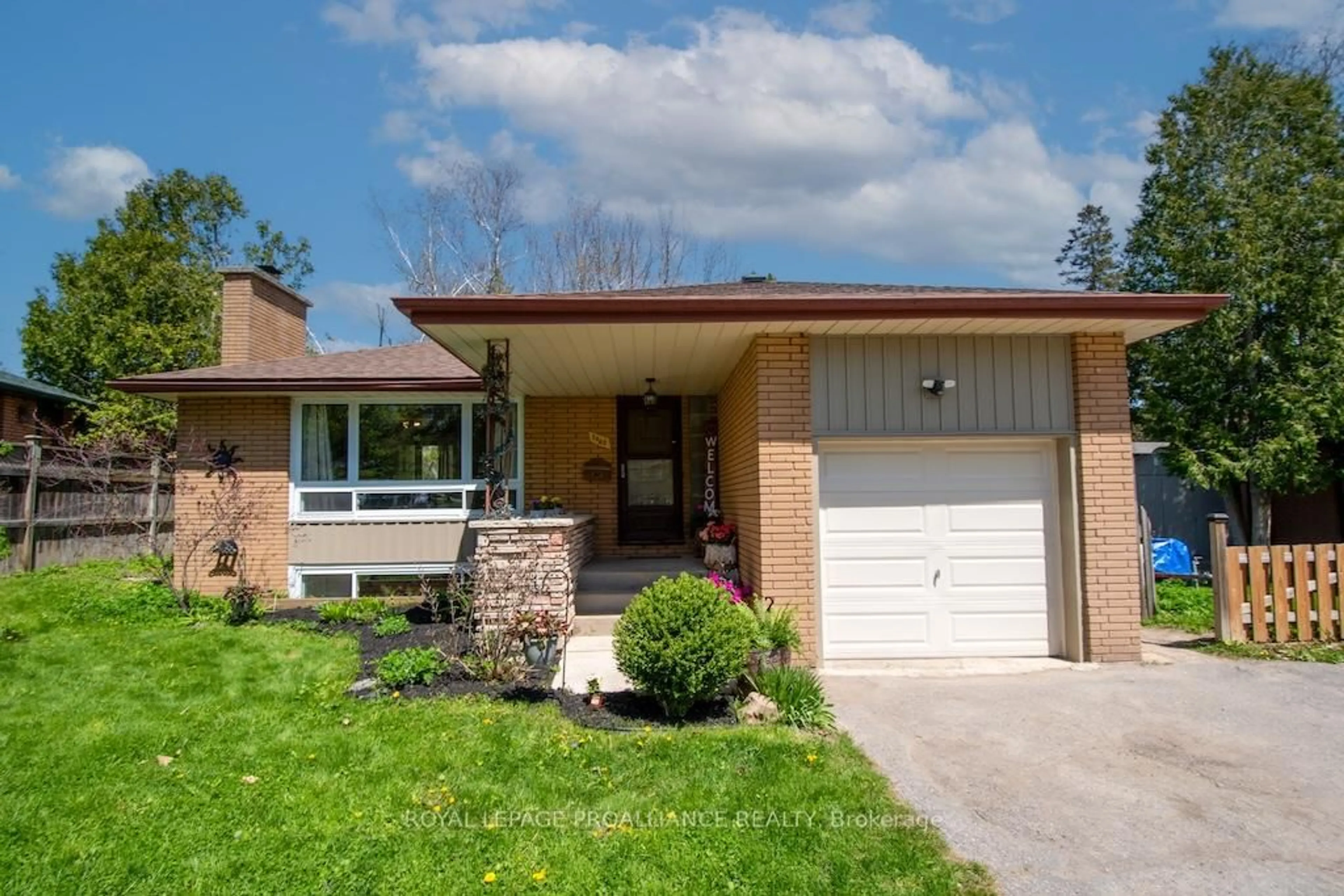 Home with brick exterior material, street for 1060 Glendale Dr, Peterborough North Ontario K9H 6M4