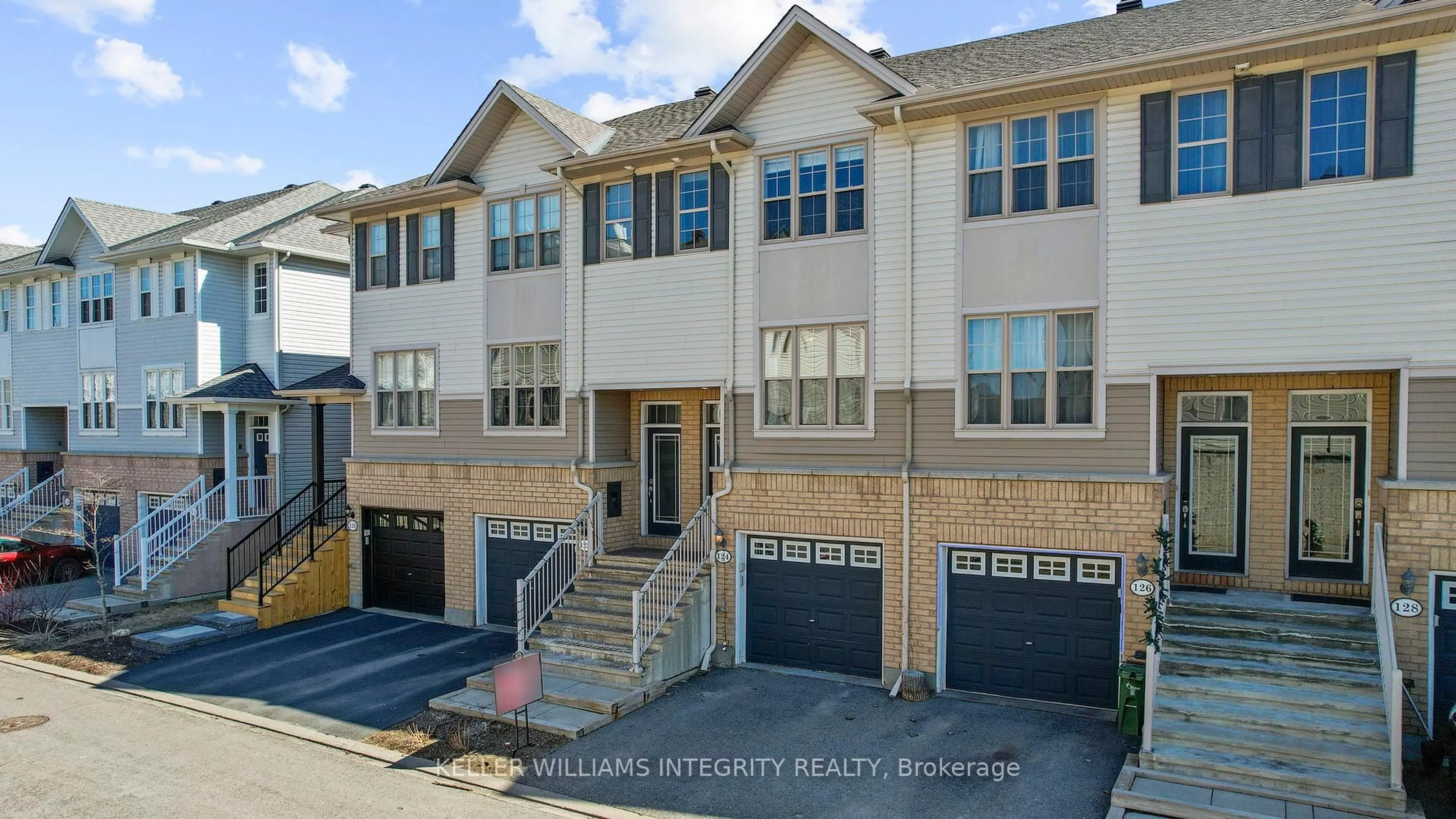 Unknown for 124 Caithness Private, Ottawa Ontario K1W 0G5