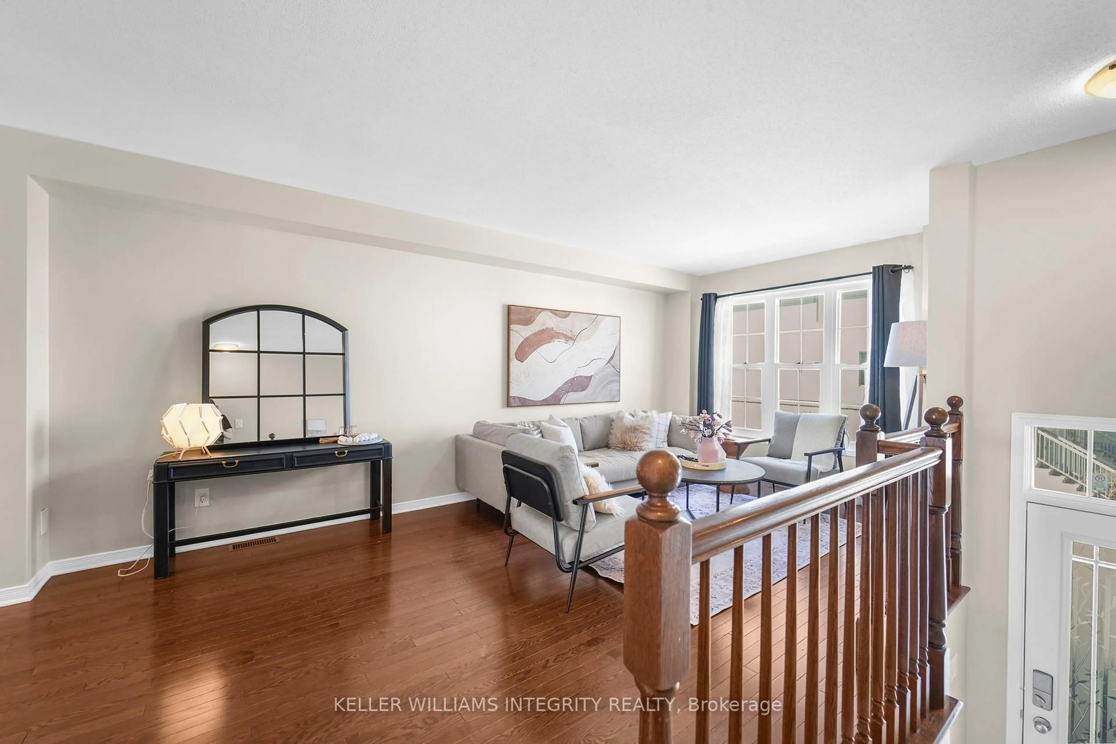 Living room with furniture, unknown for 124 Caithness Private, Ottawa Ontario K1W 0G5