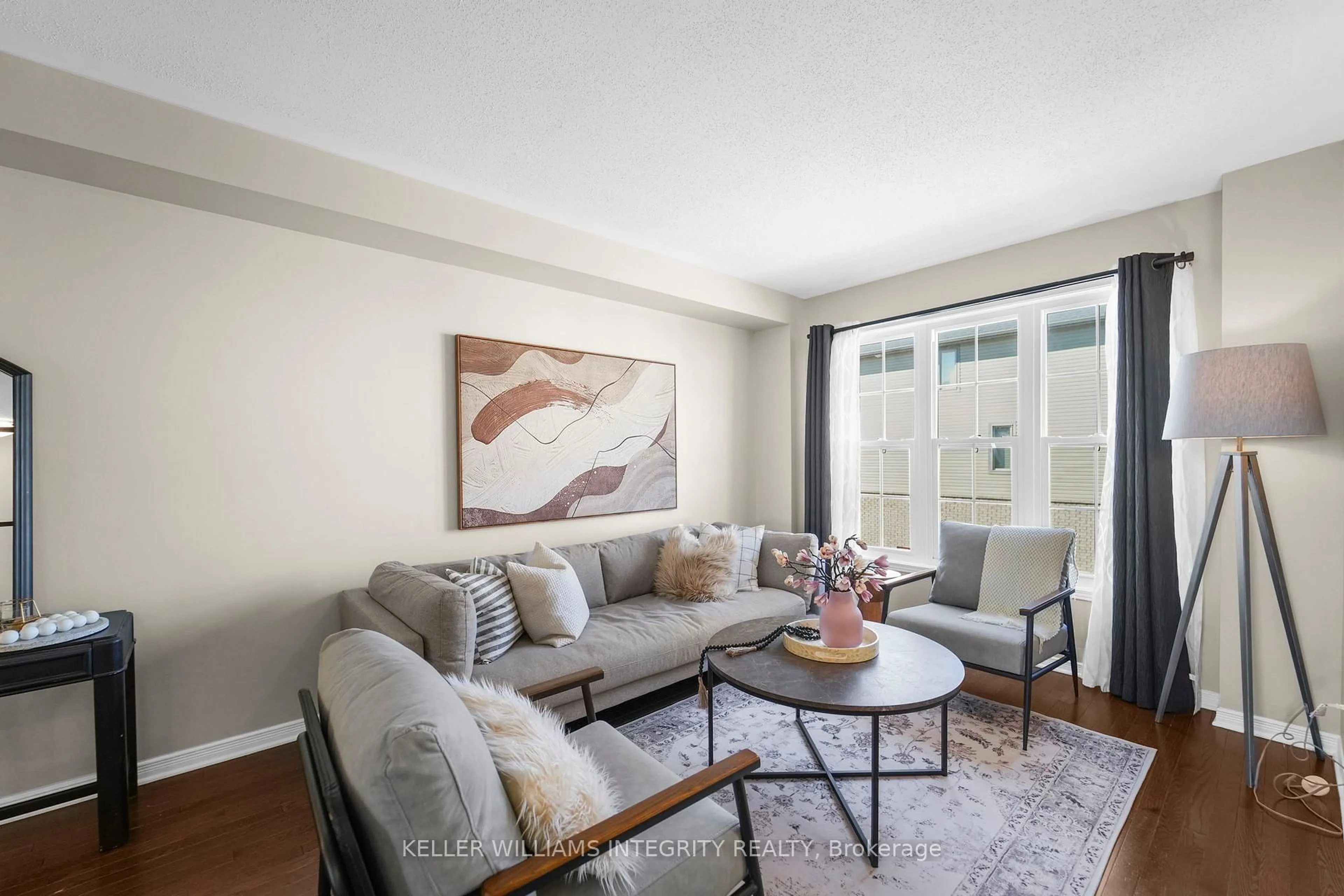 Living room with furniture, unknown for 124 Caithness Private, Ottawa Ontario K1W 0G5
