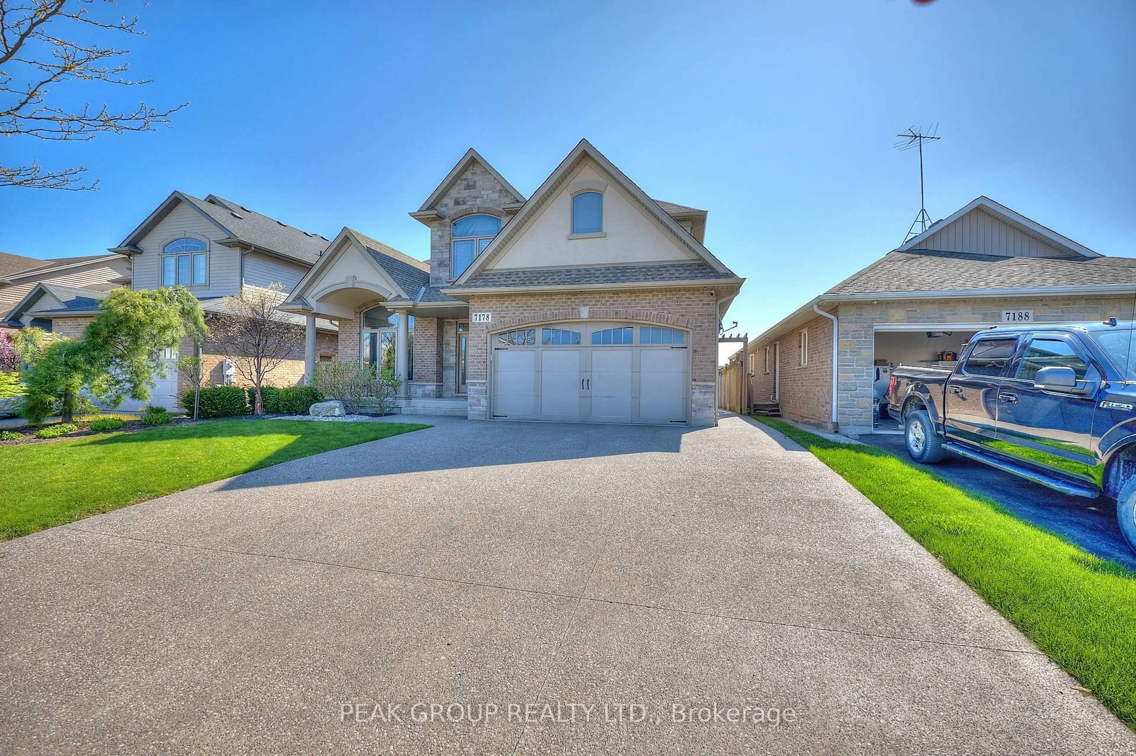 A pic from outside/outdoor area/front of a property/back of a property/a pic from drone, street for 7178 St Michael Ave, Niagara Falls Ontario L2H 3N5