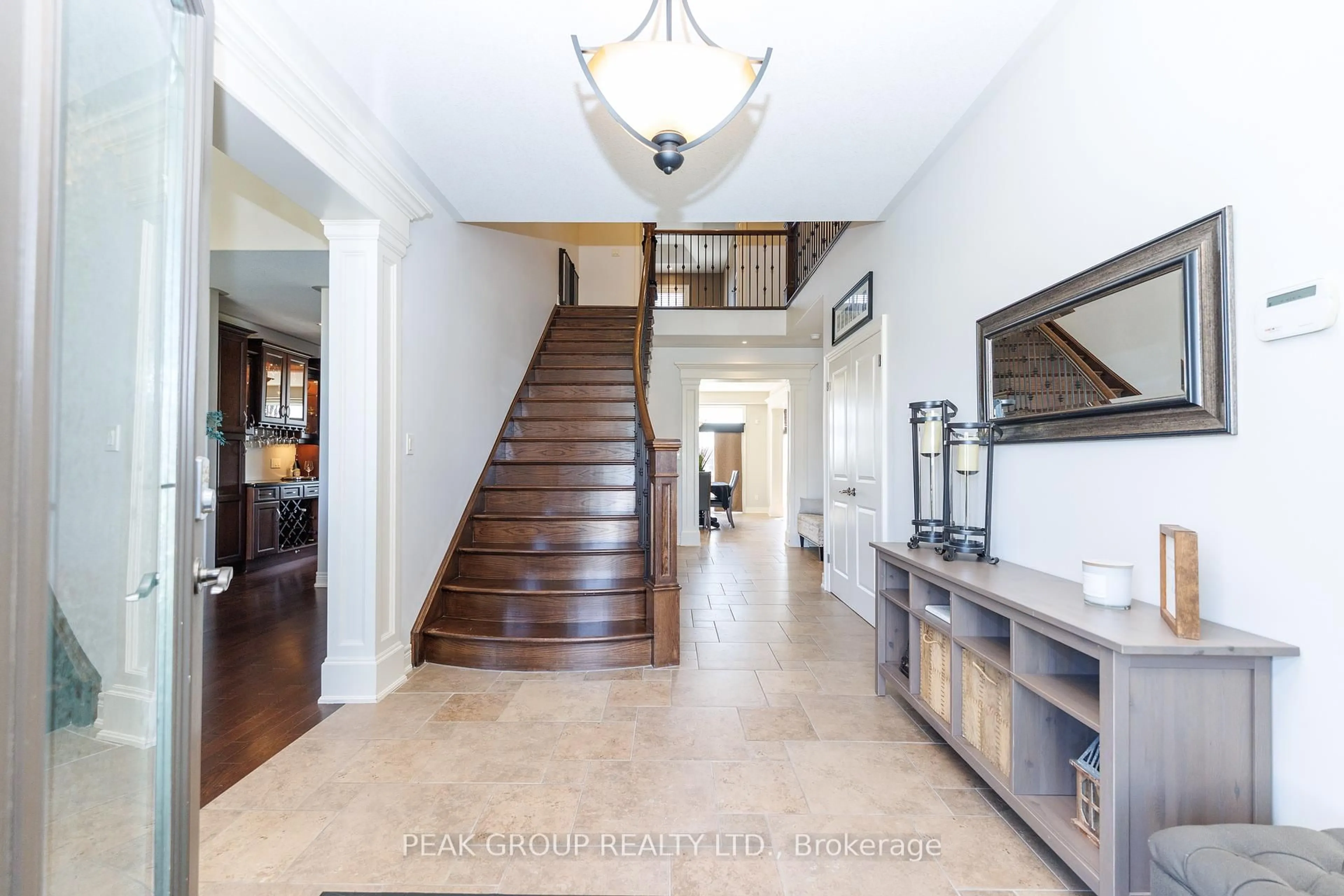 Indoor entryway for 7178 St Michael Ave, Niagara Falls Ontario L2H 3N5