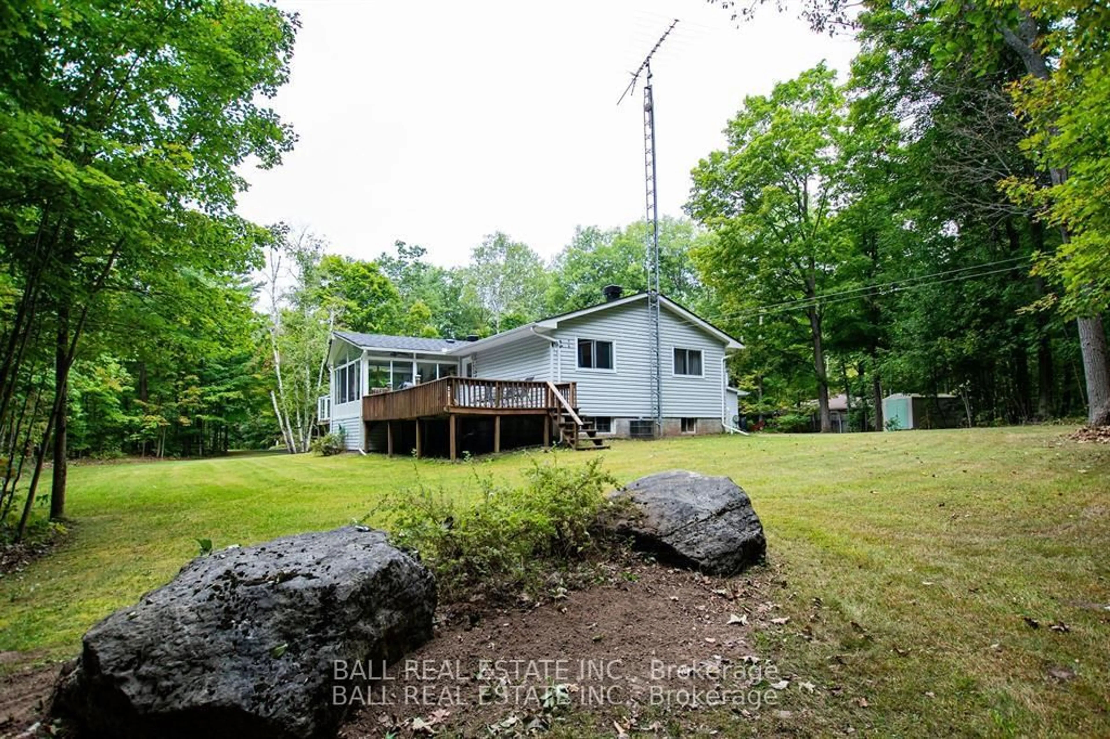 A pic from outside/outdoor area/front of a property/back of a property/a pic from drone, unknown for 975 Belmont 2nd Line, Havelock-Belmont-Methuen Ontario K0L 1Z0