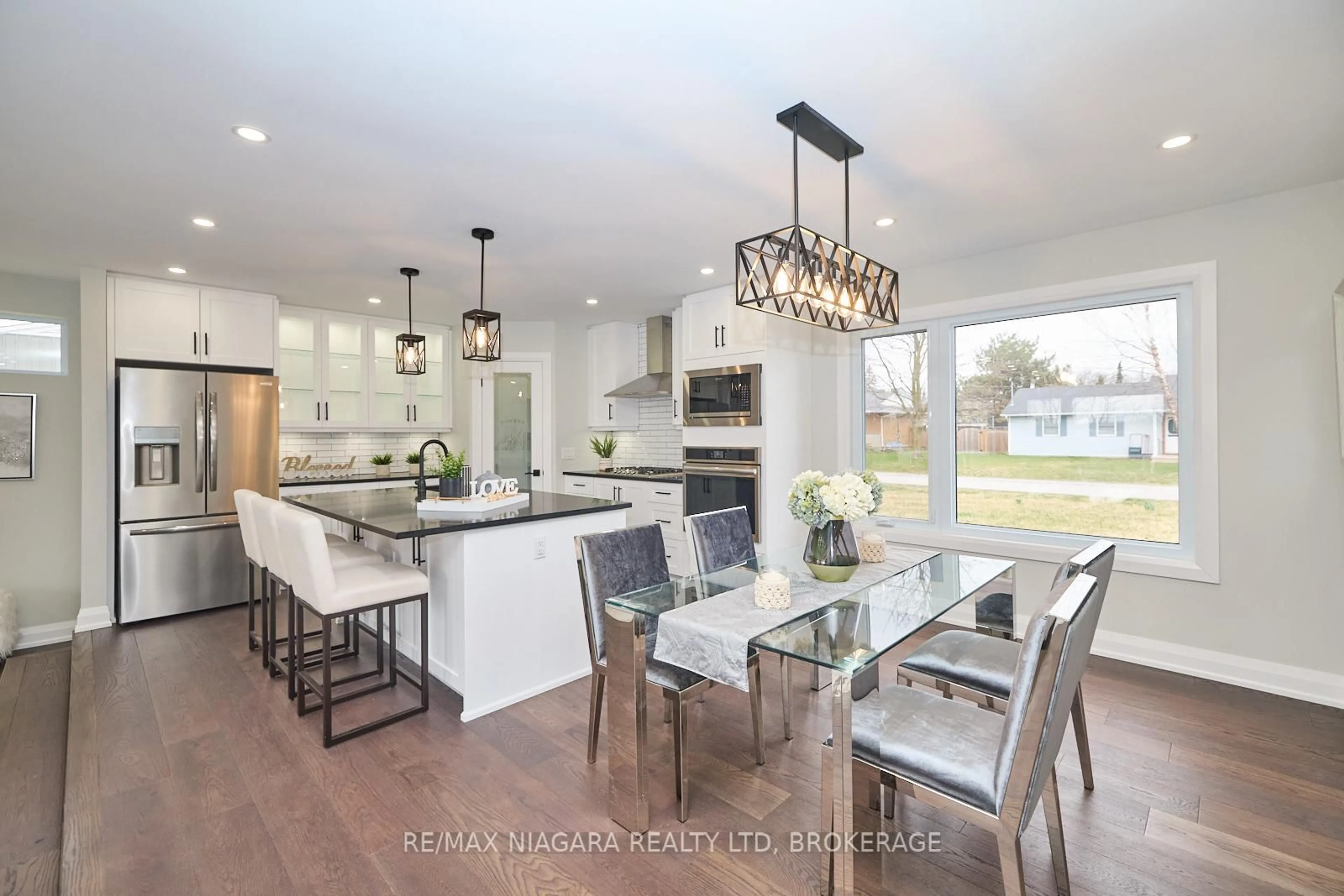 Open concept kitchen, unknown for 3873 Glenview Dr, Lincoln Ontario L0R 2C0
