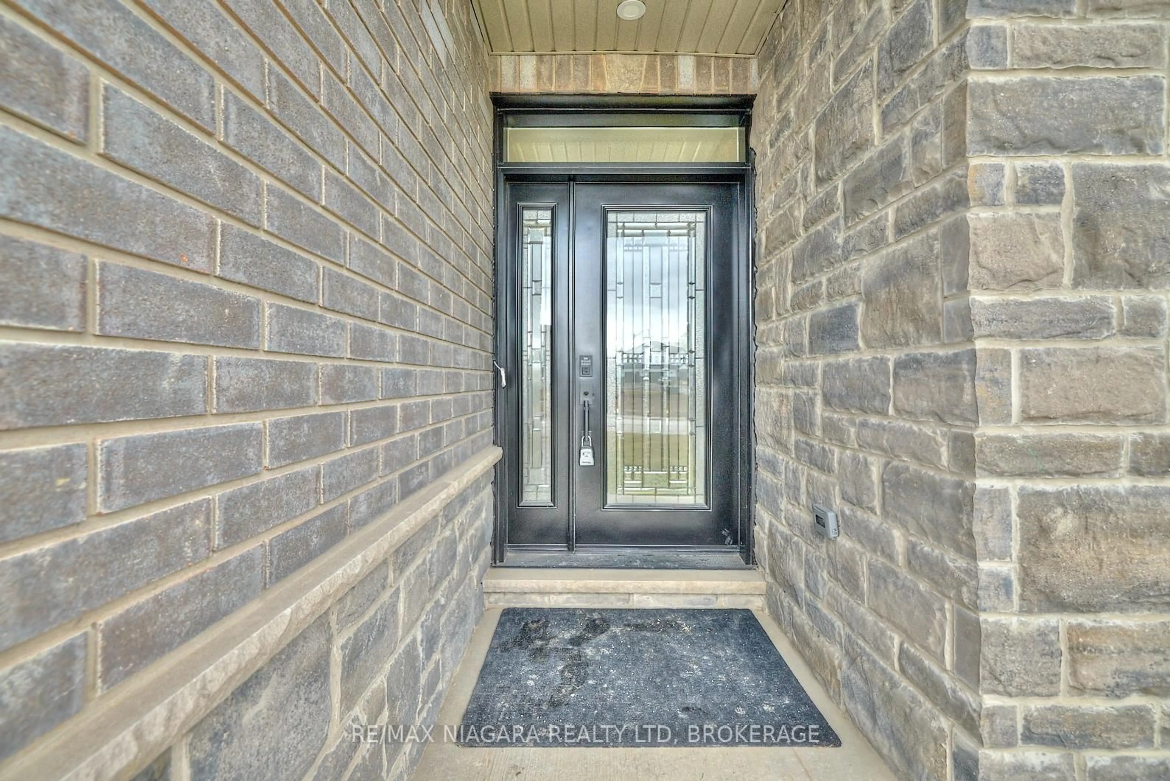 Indoor entryway for 4229 Manson Lane, Lincoln Ontario L0R 1G0