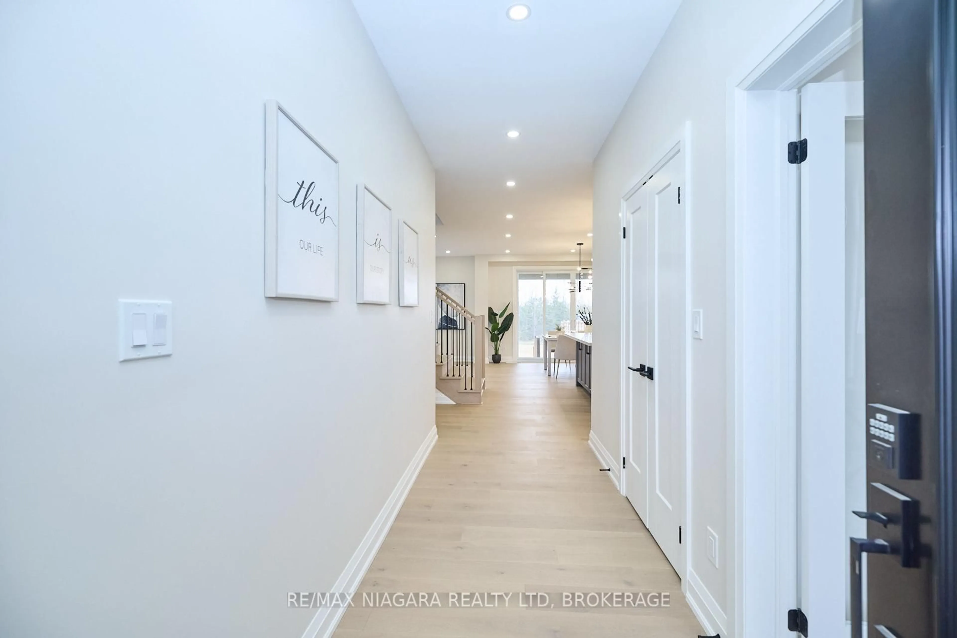 Indoor foyer for 4229 Manson Lane, Lincoln Ontario L0R 1G0
