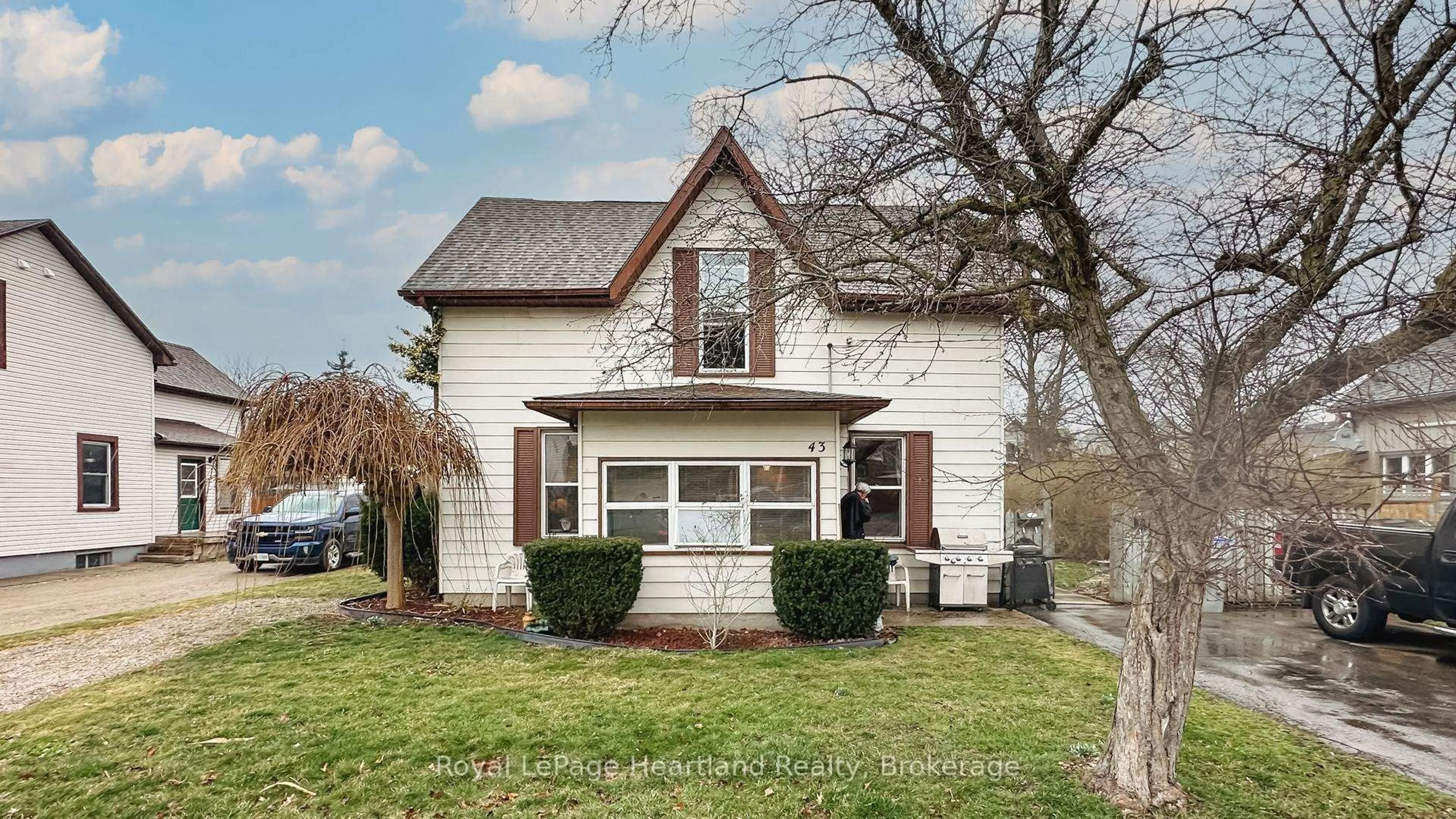 Home with brick exterior material, street for 43 Trafalgar St, Goderich Ontario N7A 1T3