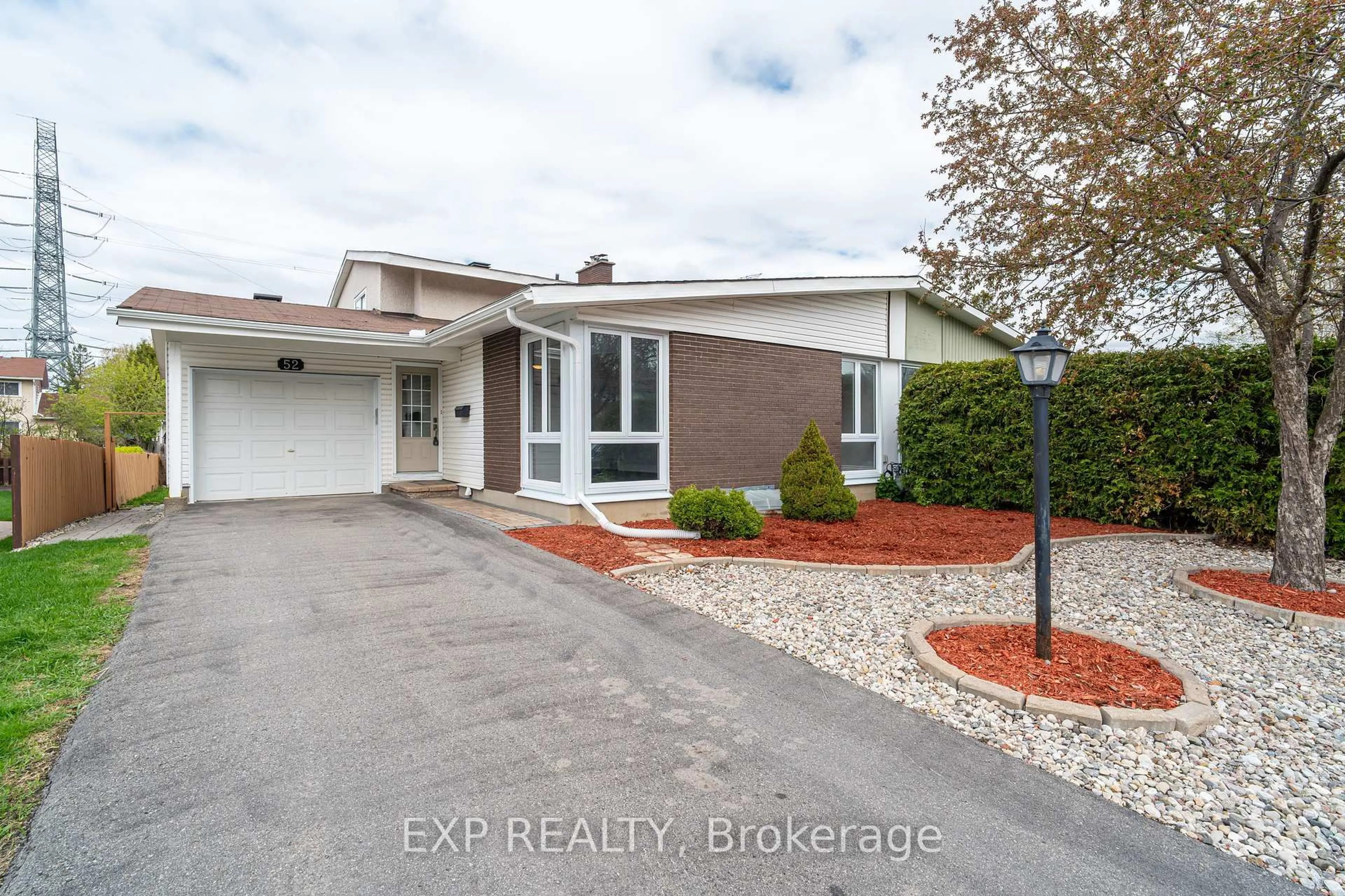 Unknown for 52 Downsview Cres, Ottawa Ontario K2G 0A5