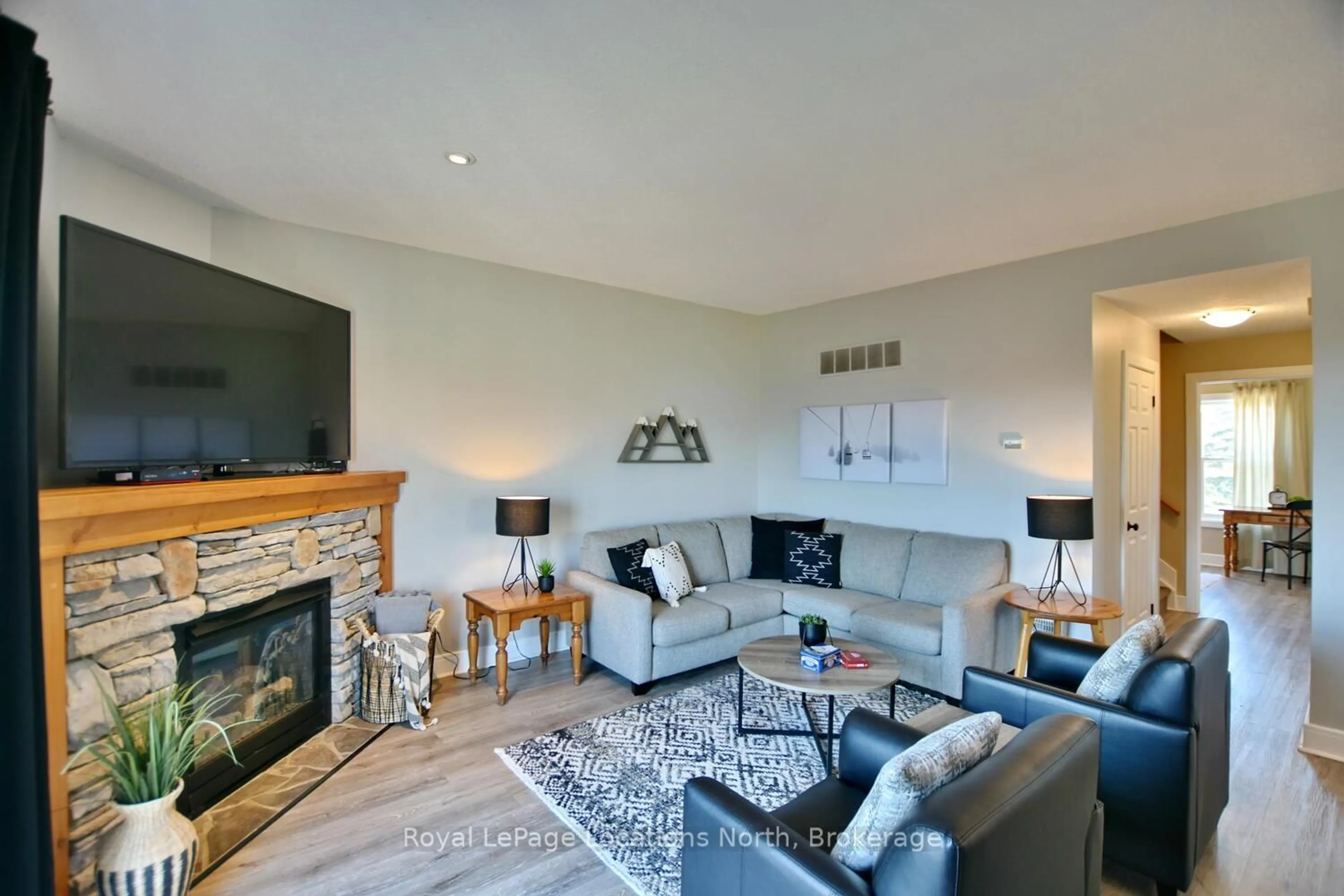 Living room with furniture, unknown for 170 Snowbridge Way #223, Blue Mountains Ontario L9Y 0V2