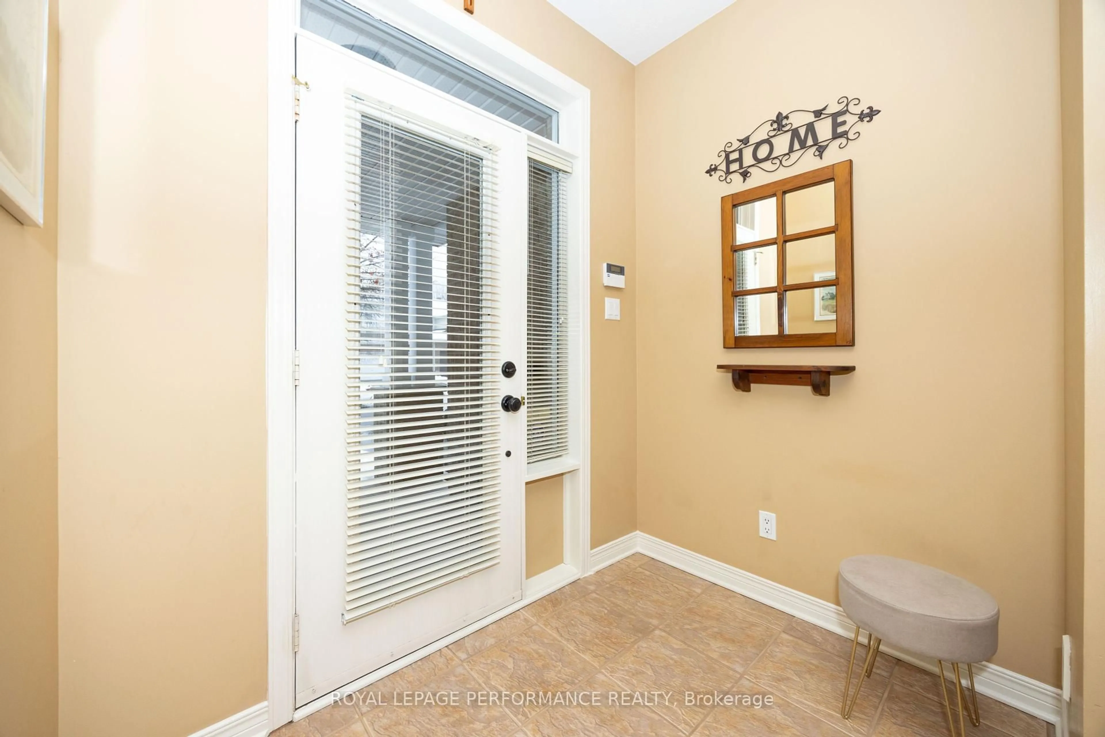 Indoor entryway for 865 MARKWICK Cres, Ottawa Ontario K4A 4M7