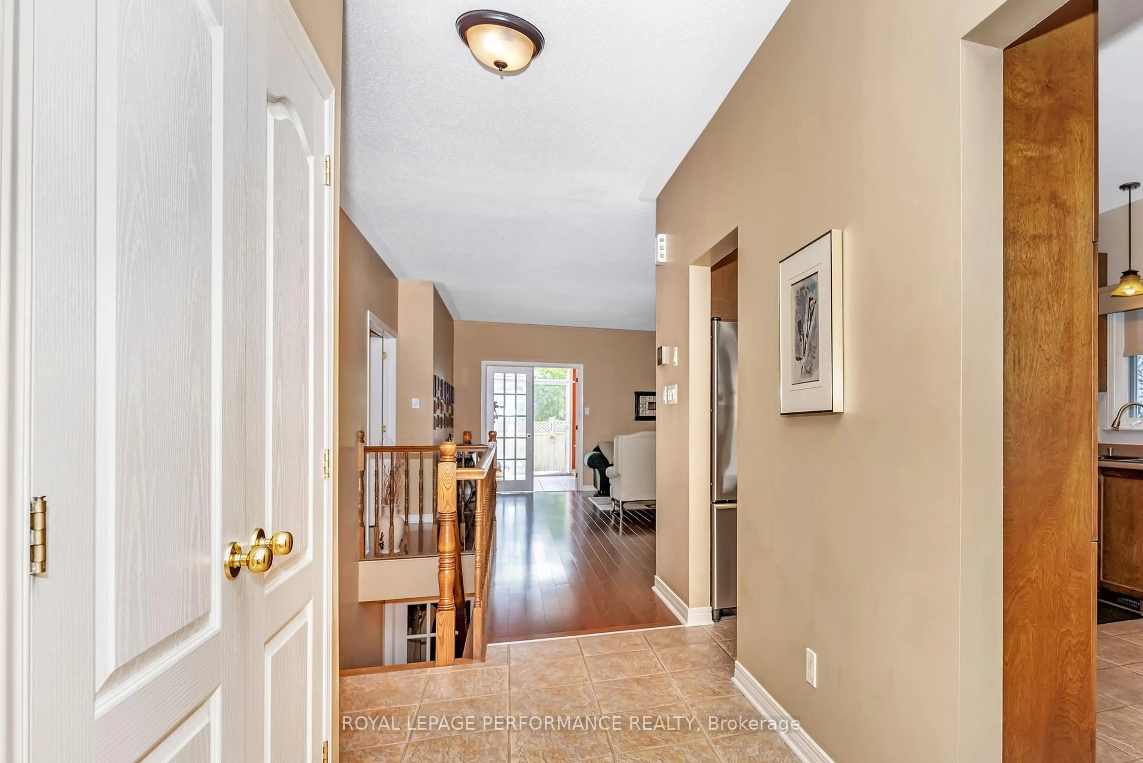 Indoor foyer for 865 MARKWICK Cres, Ottawa Ontario K4A 4M7