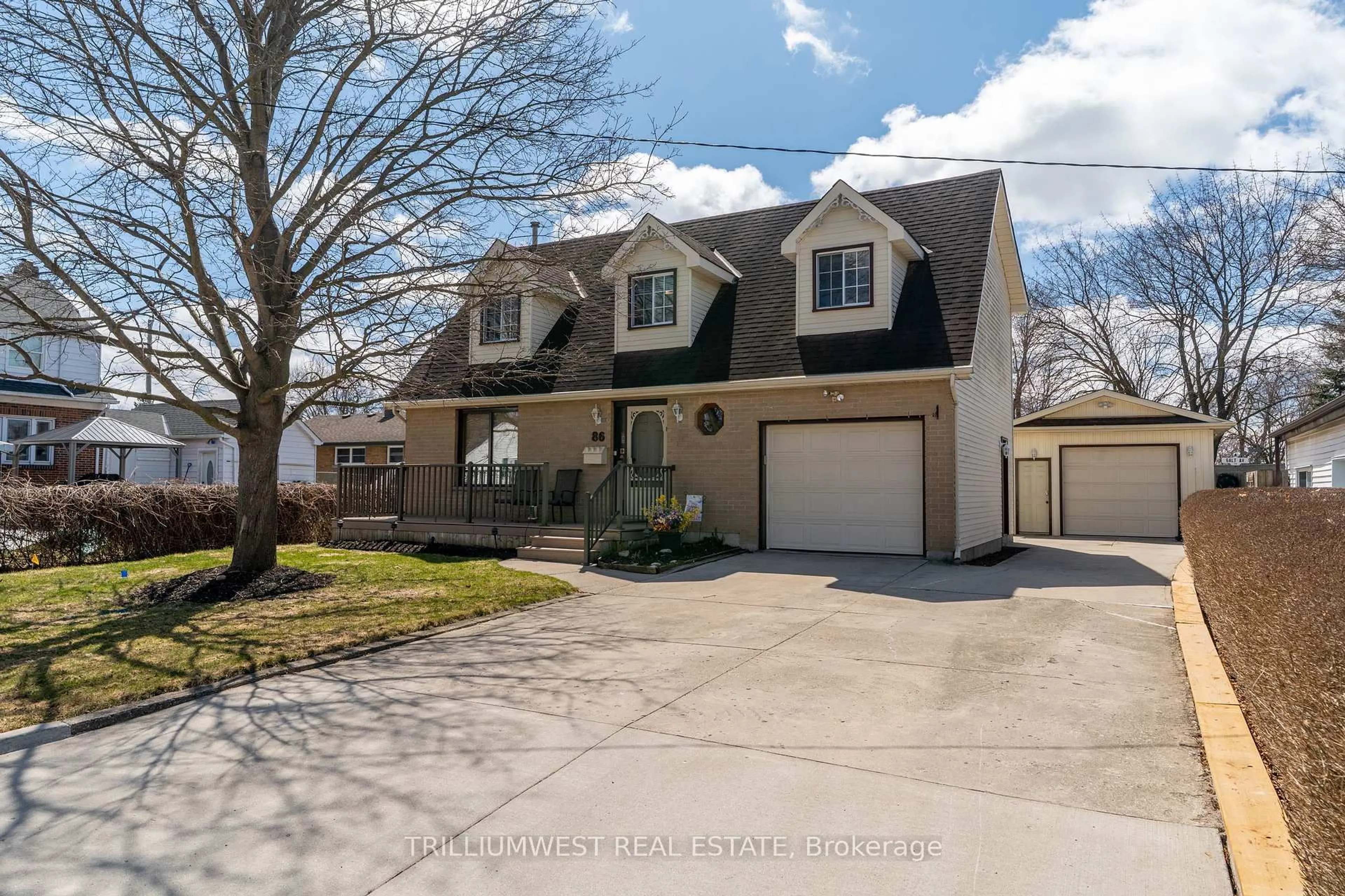Home with vinyl exterior material, street for 86 Edgar St, Cambridge Ontario N3H 4H6