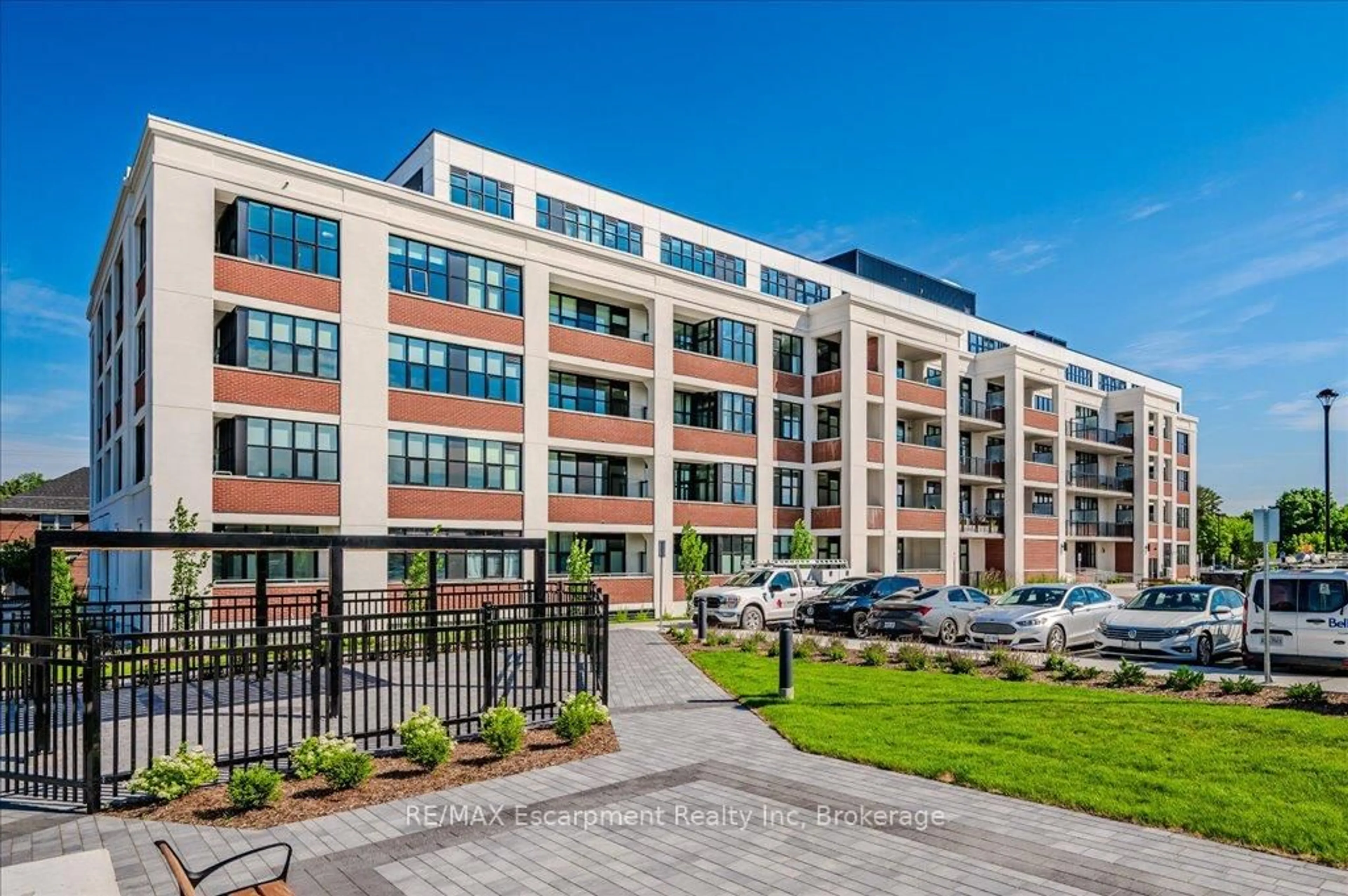 Unknown for 120 Huron St #528, Guelph Ontario N1E 0T8