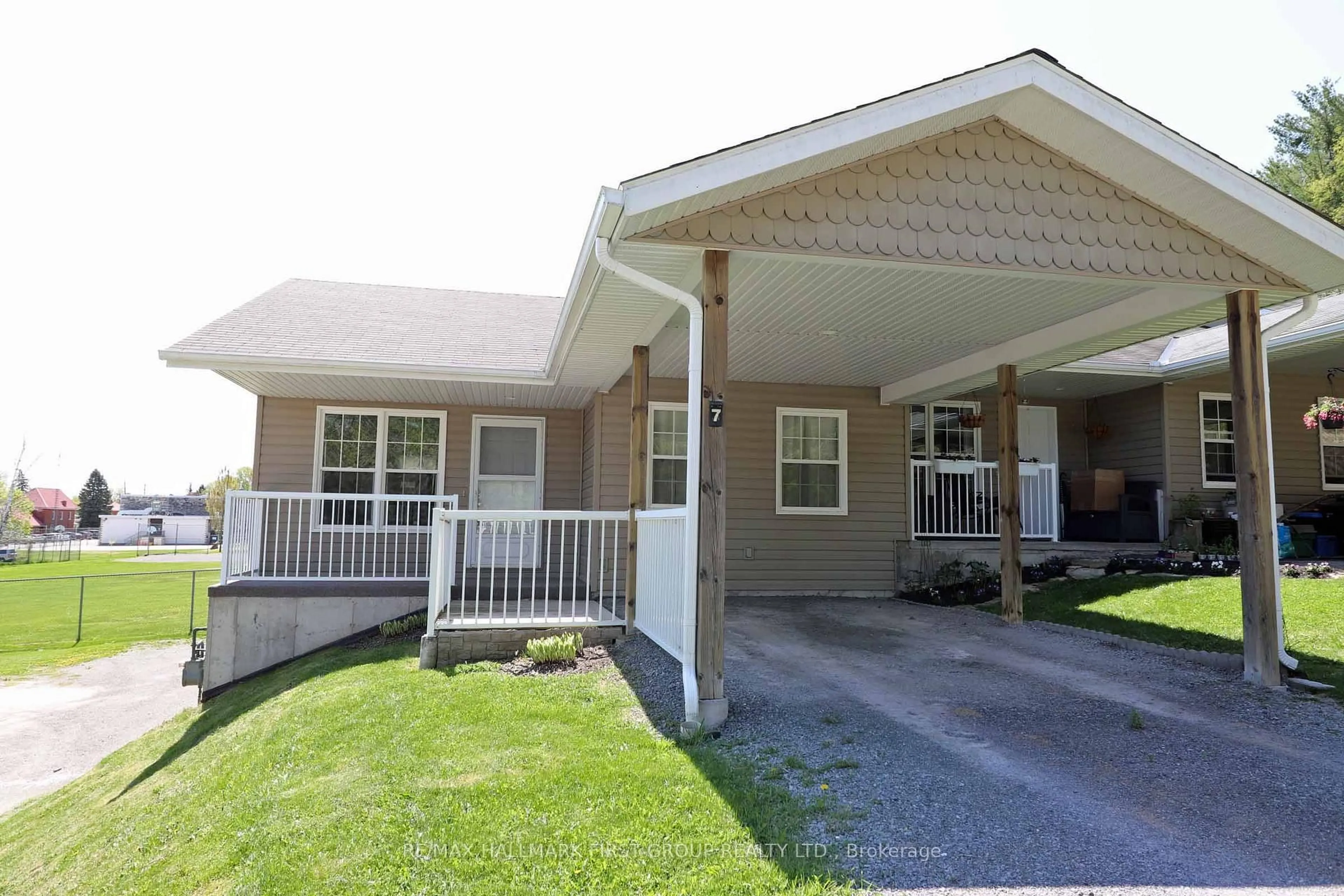 Home with vinyl exterior material, street for 494 Metcalf St #7, Tweed Ontario K0K 3J0