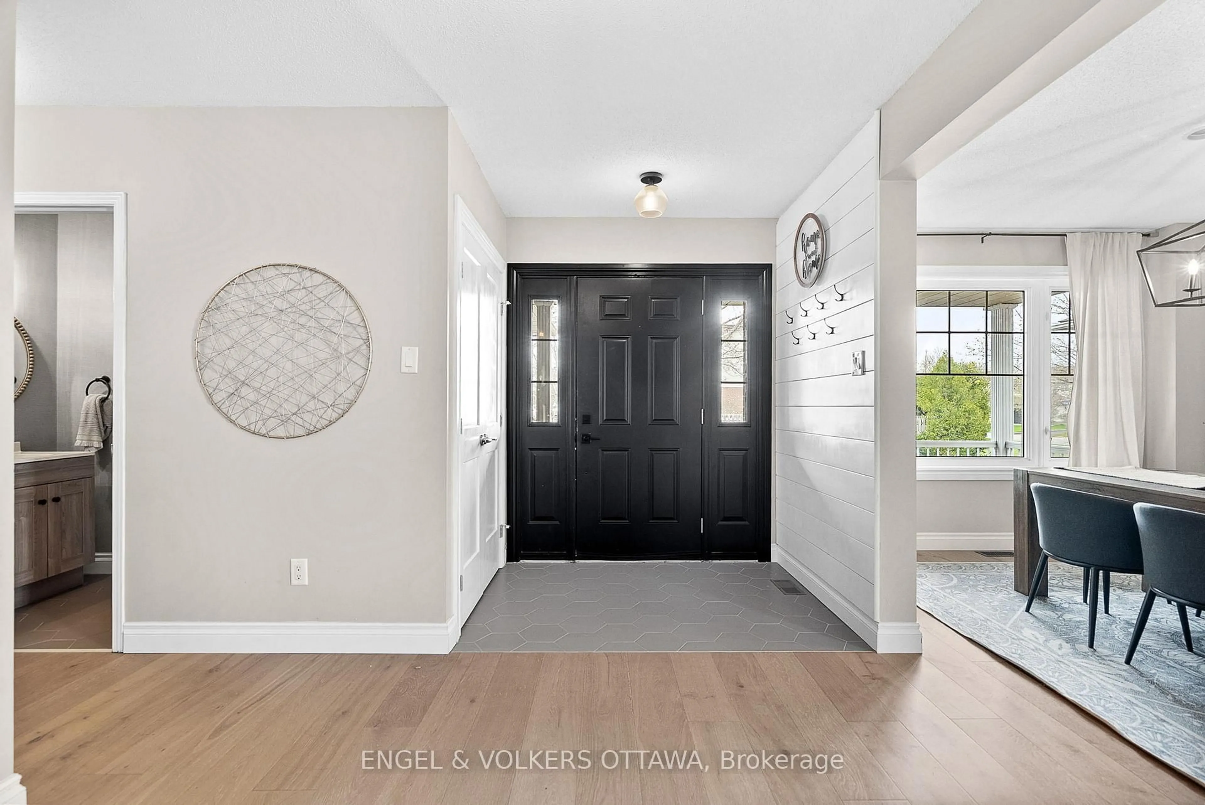 Indoor entryway for 26 Thresher Ave, Stittsville Ontario K2S 1X8