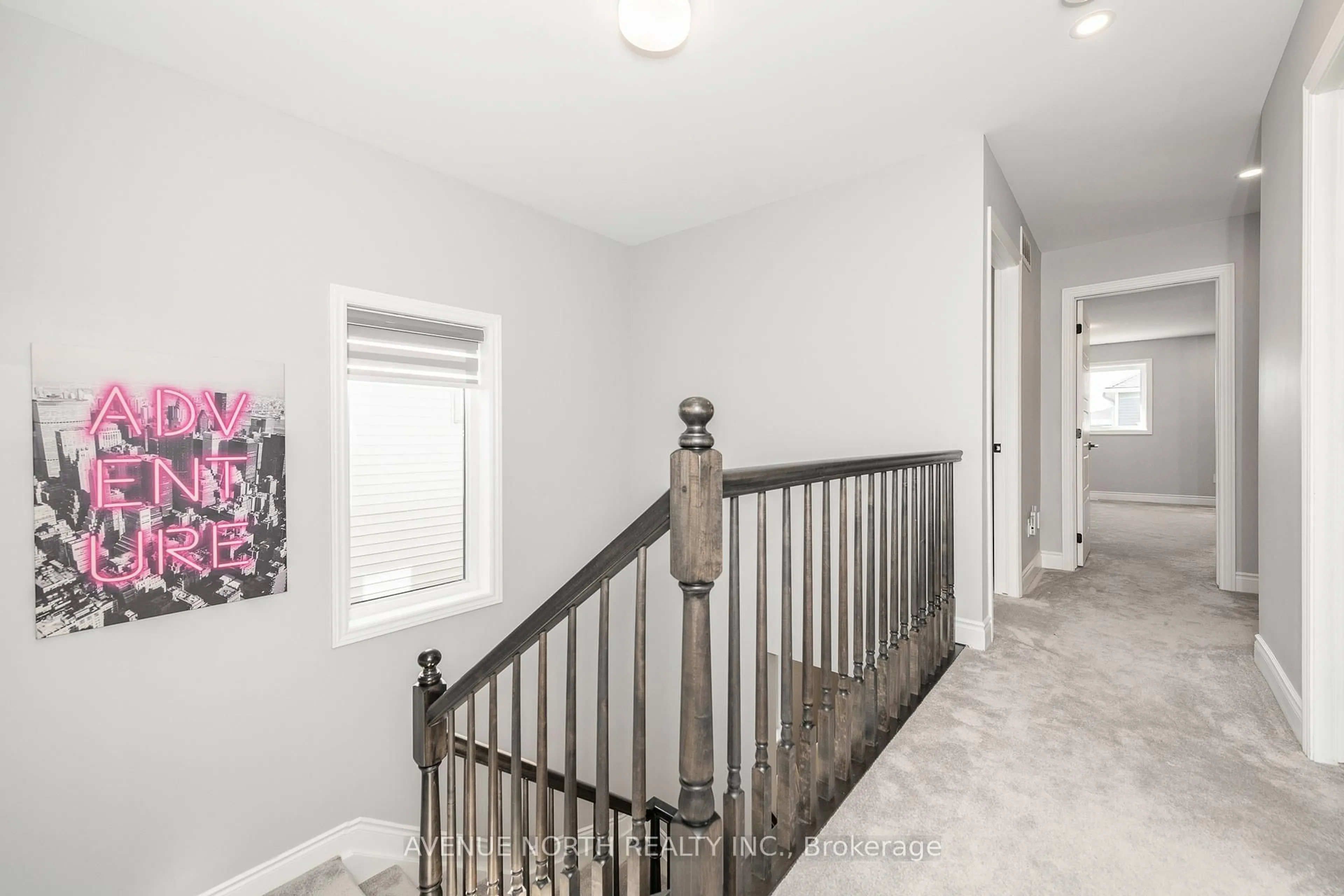 Indoor entryway for 608 Cygnus St, Ottawa Ontario K2J 7B1