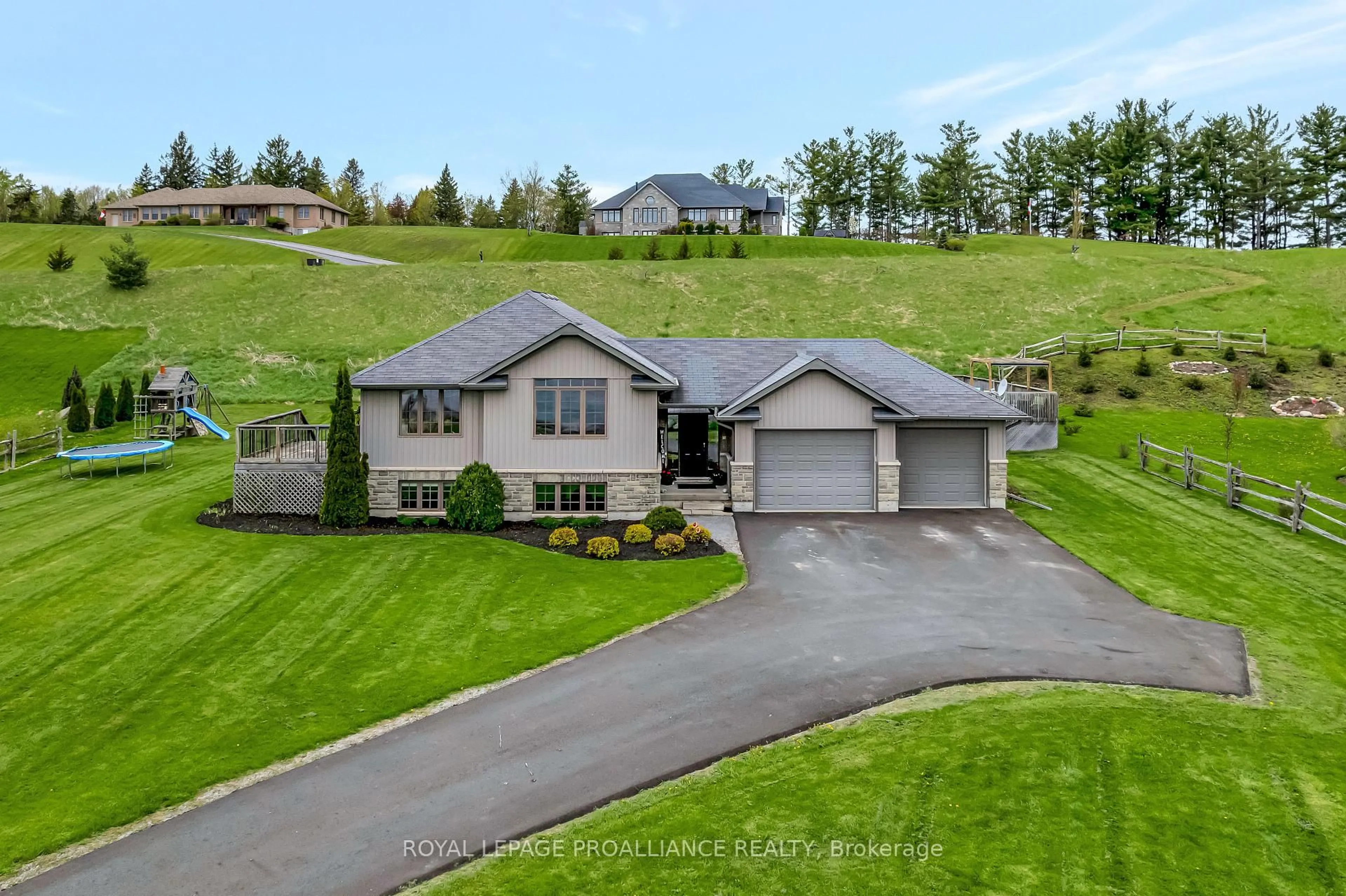 A pic from outside/outdoor area/front of a property/back of a property/a pic from drone, unknown for 118 Gentlebreeze Dr, Belleville Ontario K0K 2V0