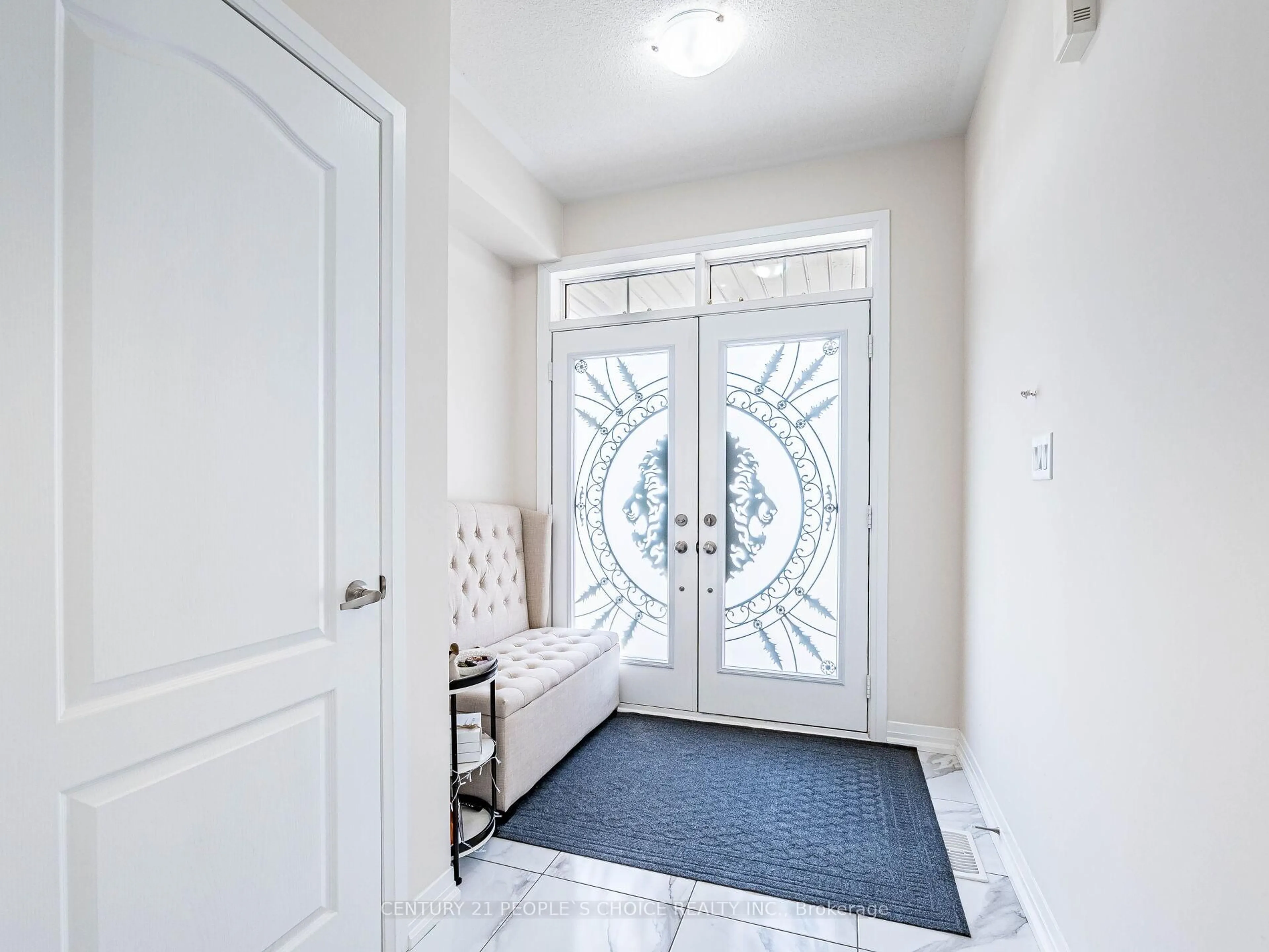Indoor entryway for 31 Rainey Dr, East Luther Grand Valley Ontario L9W 7R5