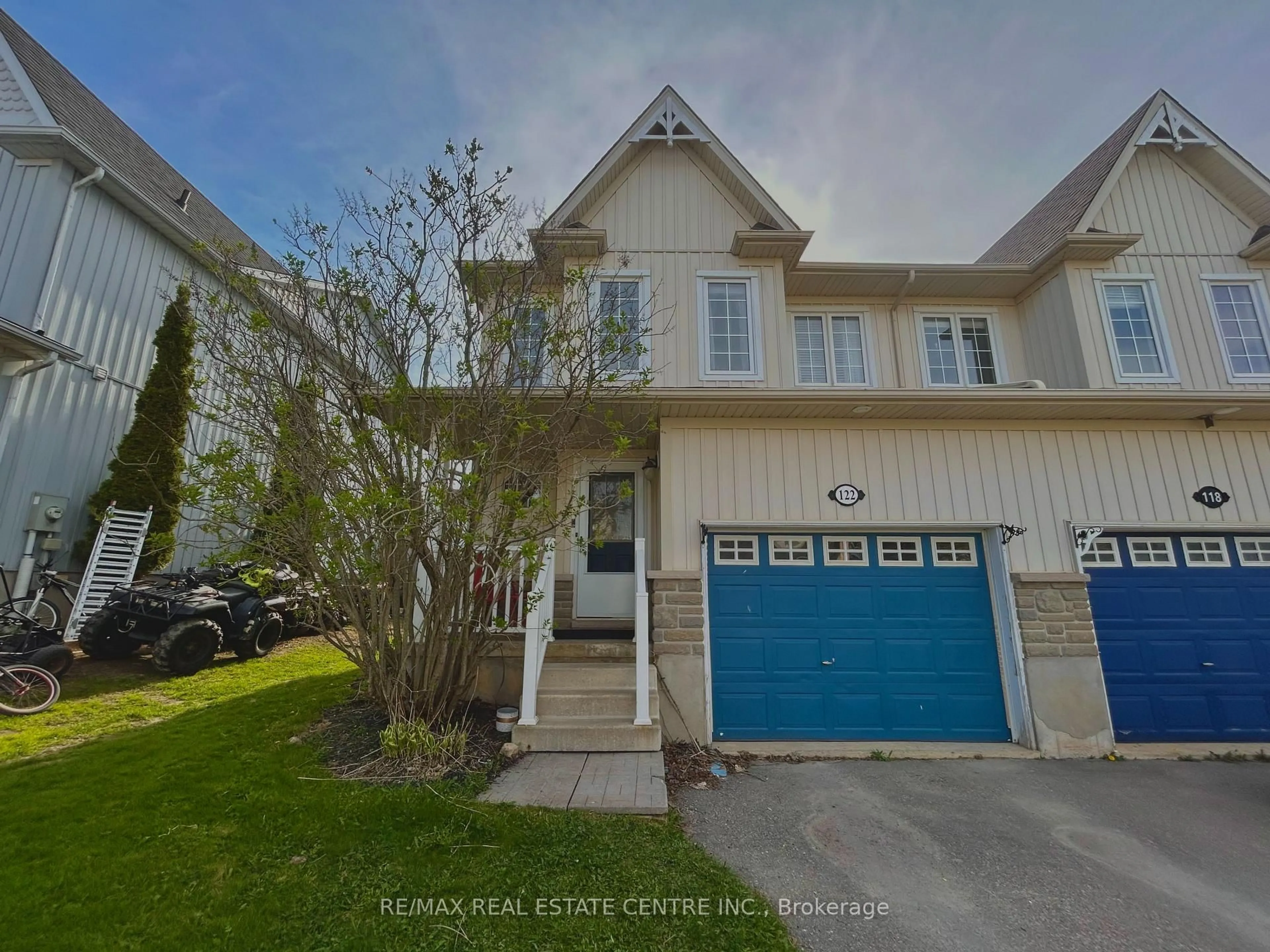 A pic from outside/outdoor area/front of a property/back of a property/a pic from drone, street for 122 Marion St, Shelburne Ontario L9V 3C2