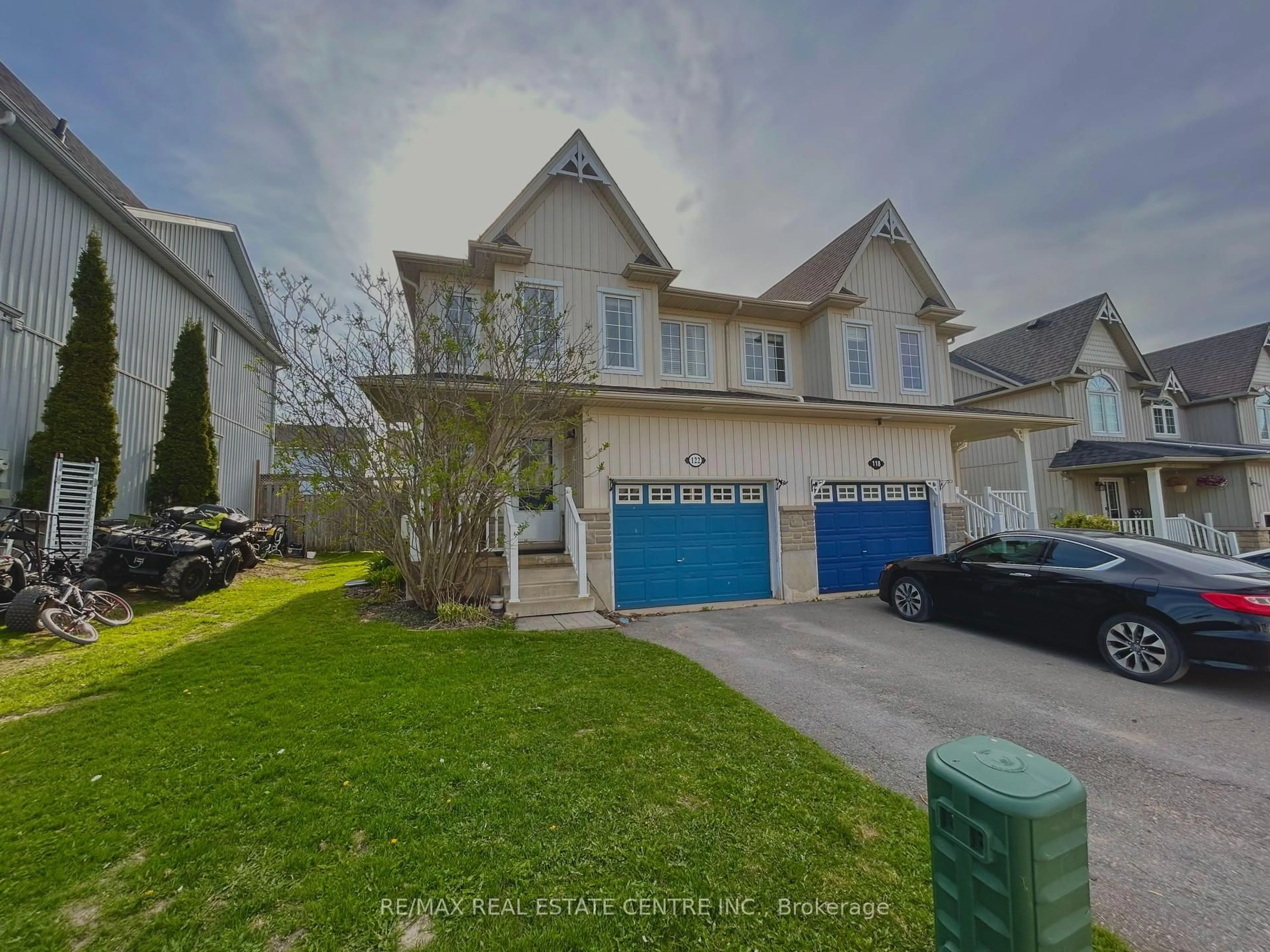 A pic from outside/outdoor area/front of a property/back of a property/a pic from drone, street for 122 Marion St, Shelburne Ontario L9V 3C2