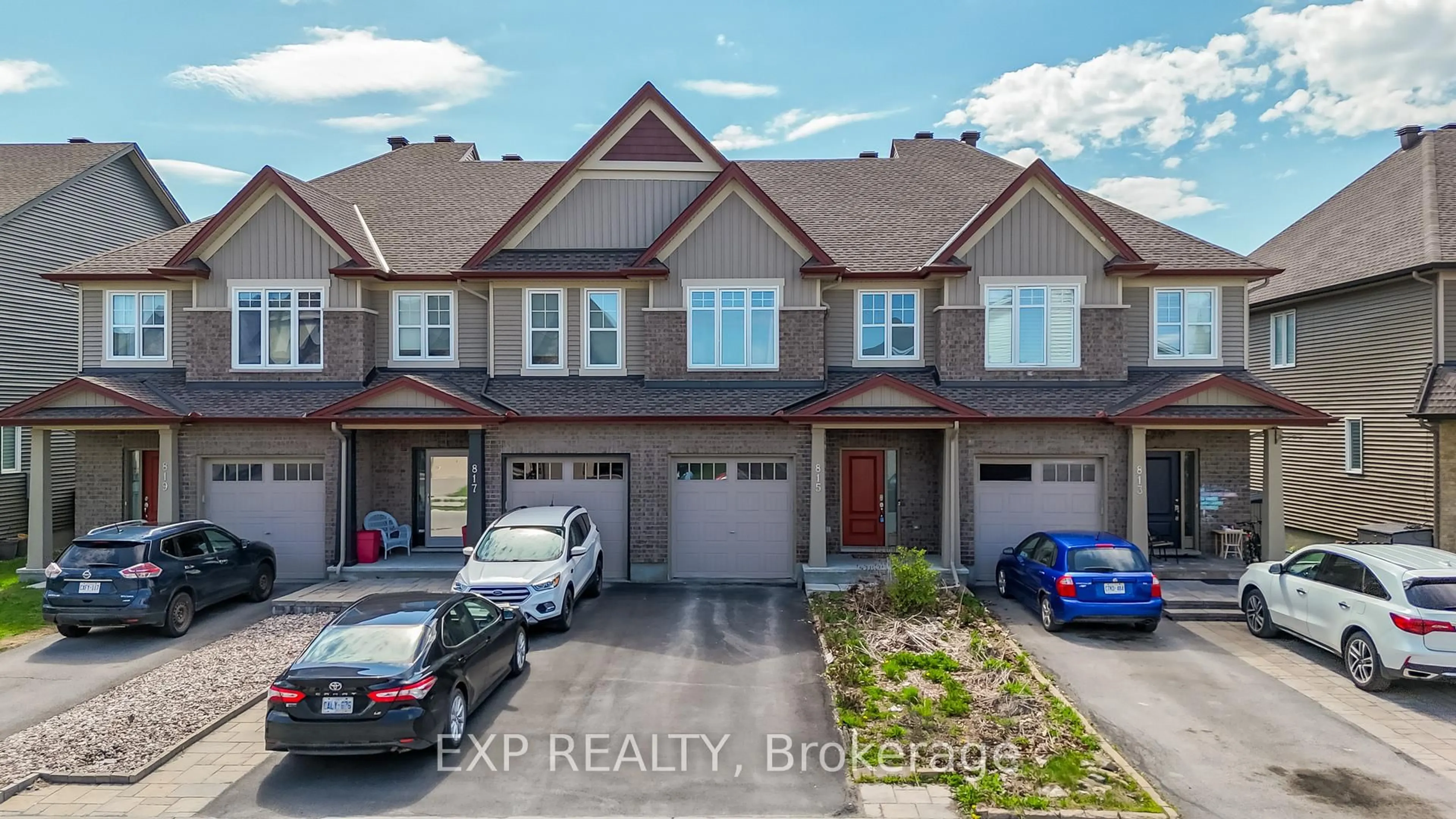 A pic from outside/outdoor area/front of a property/back of a property/a pic from drone, street for 815 Cedar Creek Dr, Ottawa Ontario K1T 0N5