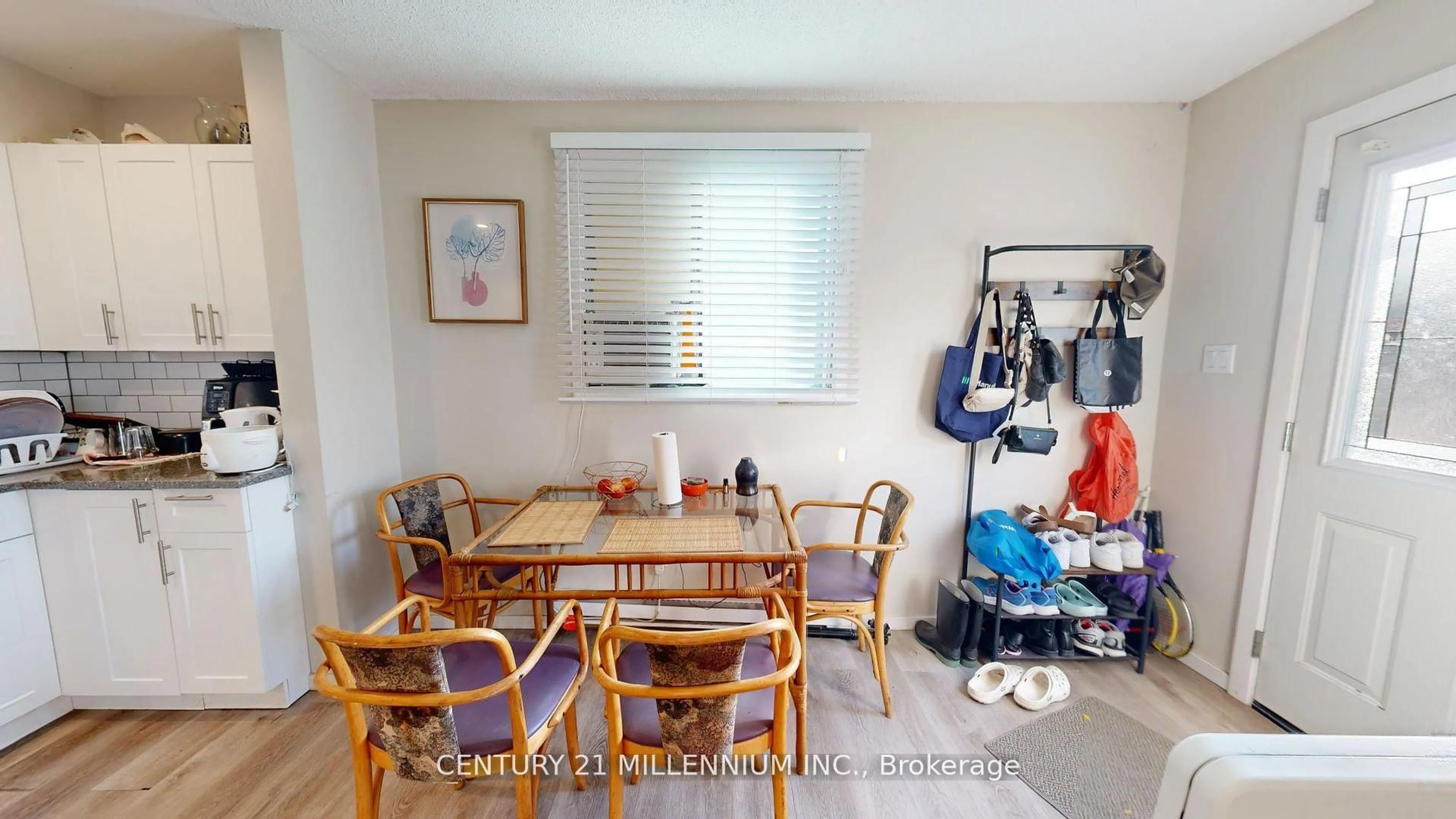 Dining room, unknown for 184 Simcoe St, London East Ontario N6B 1H9