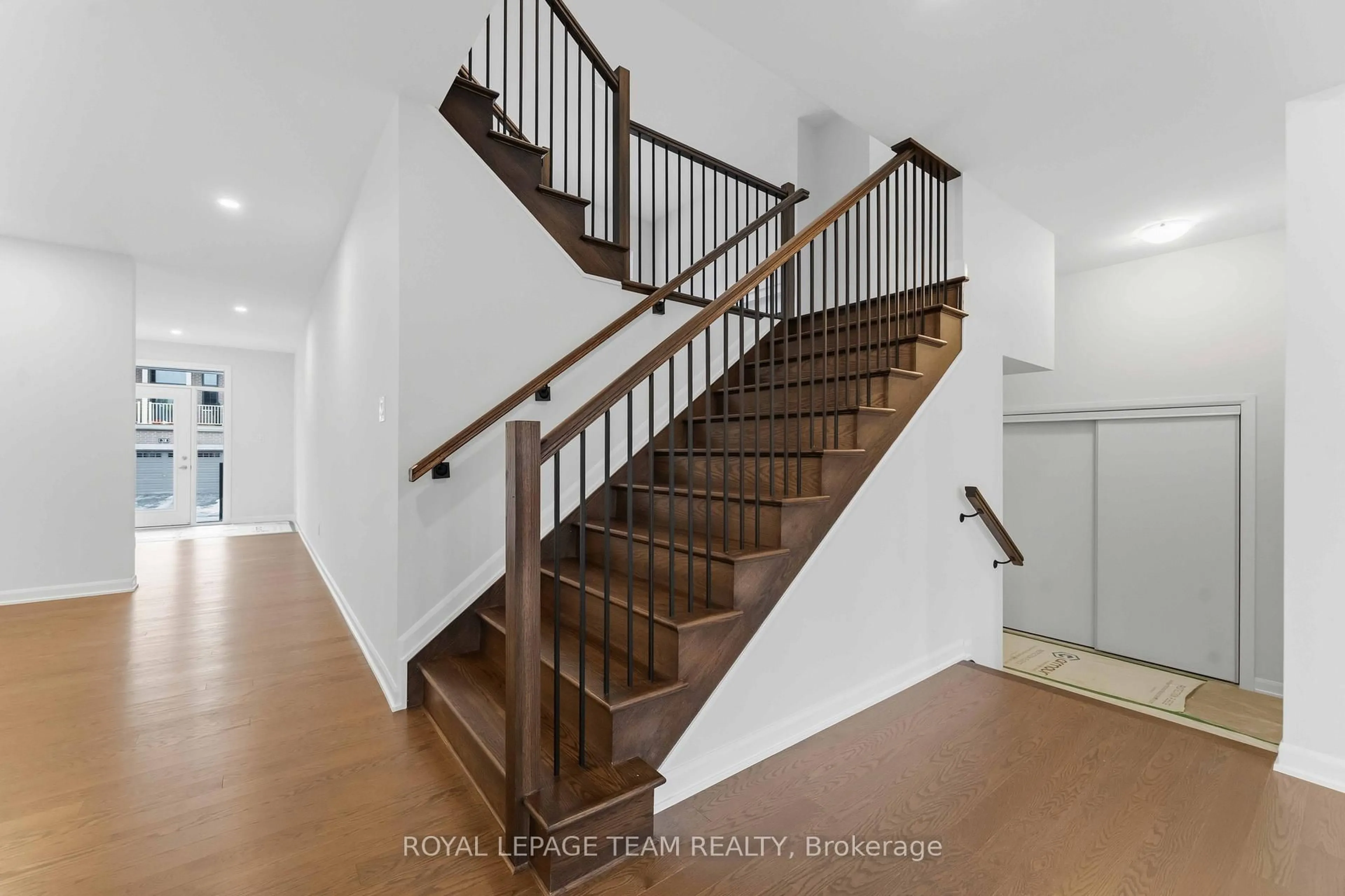 Stairs for 39 Osler St, Kanata Ontario K2W 0L9
