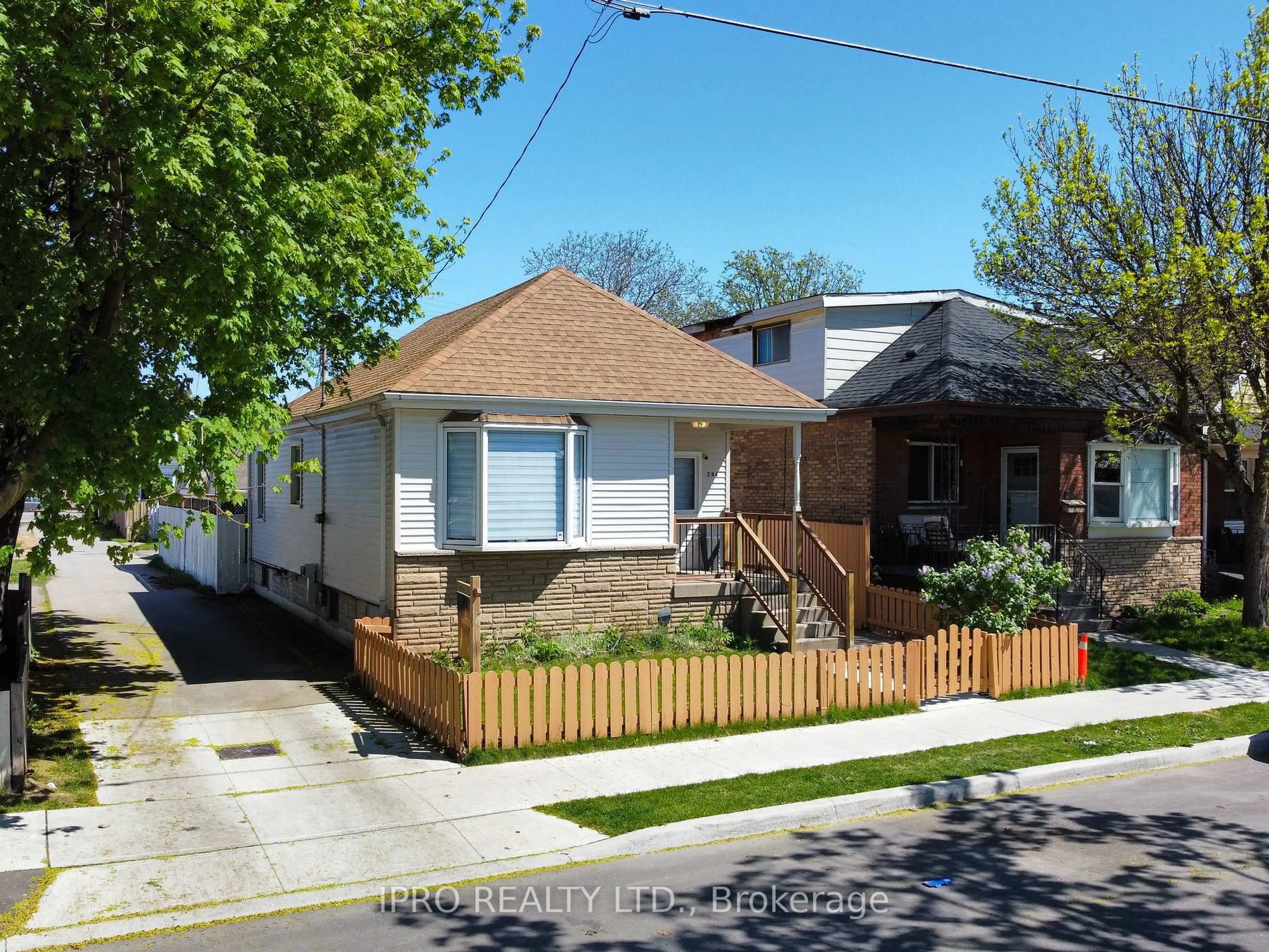 Unknown for 294 Fairfield Ave, Hamilton Ontario L8H 5H6