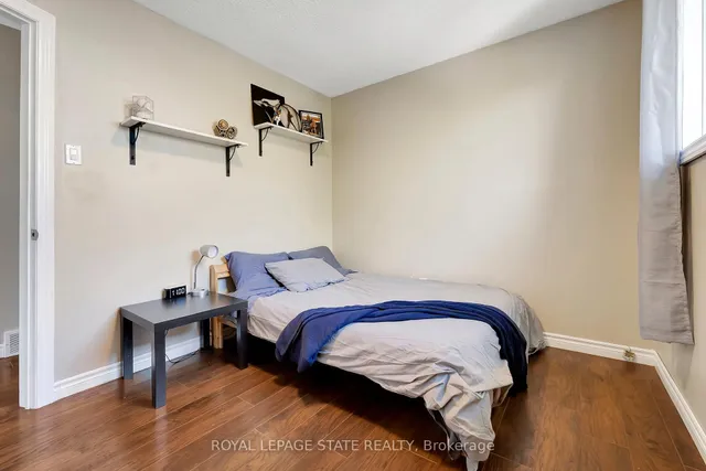 Additional image 26 of 41 Yeoville Crt