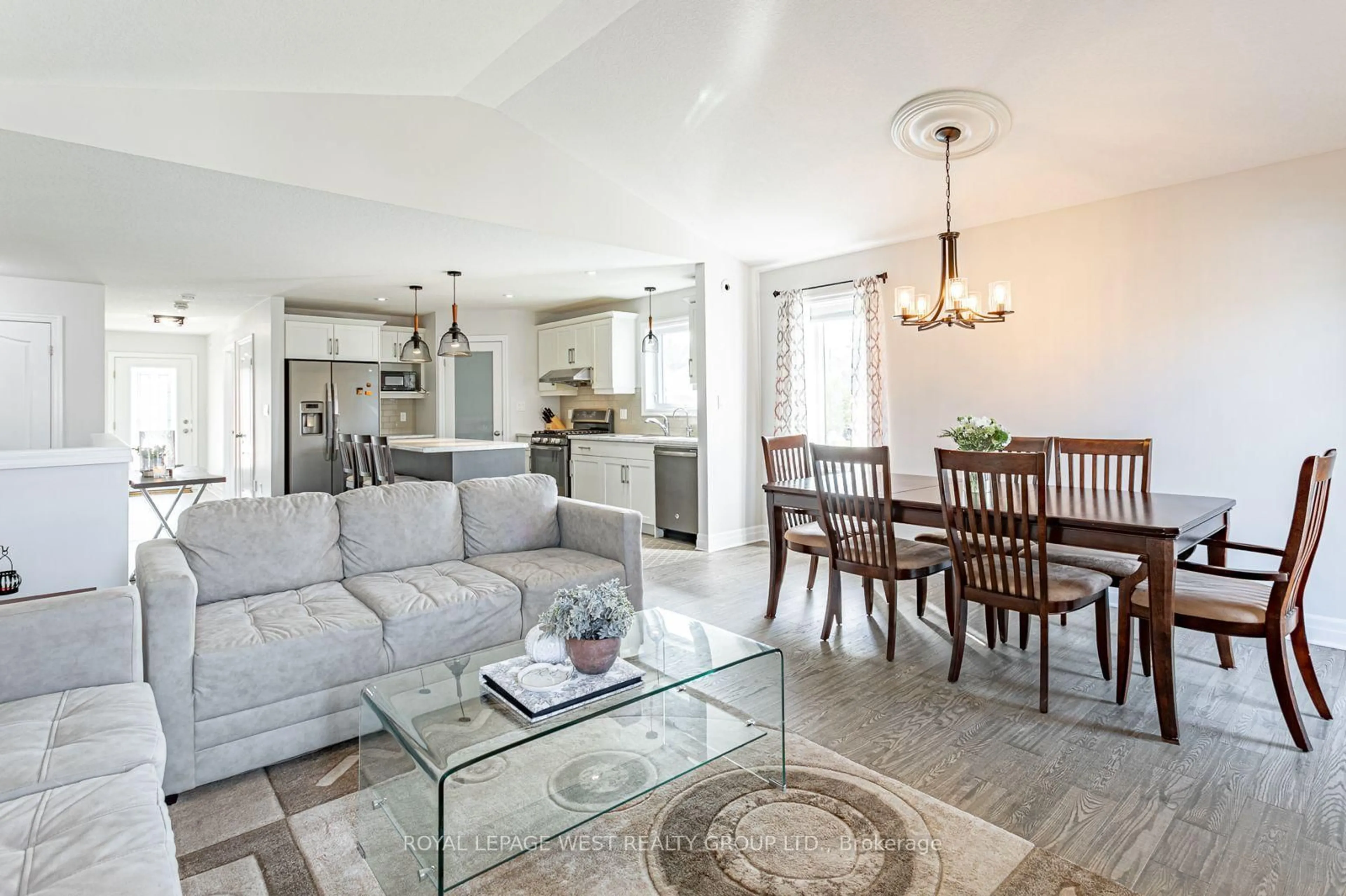 Open concept kitchen, unknown for 25 Hollingshead Rd, Ingersoll Ontario N5C 1B5