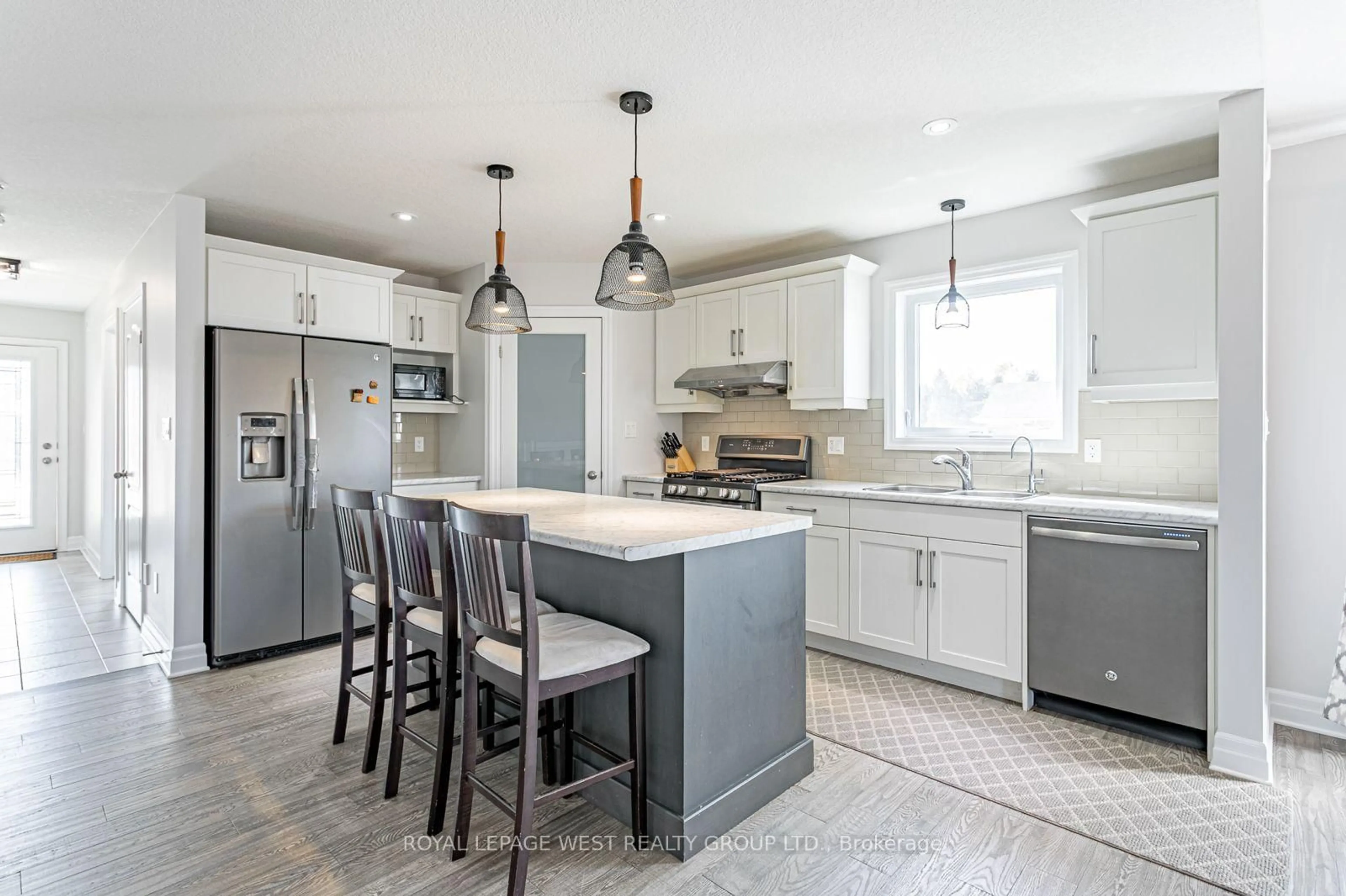Contemporary kitchen, ceramic/tile floor for 25 Hollingshead Rd, Ingersoll Ontario N5C 1B5