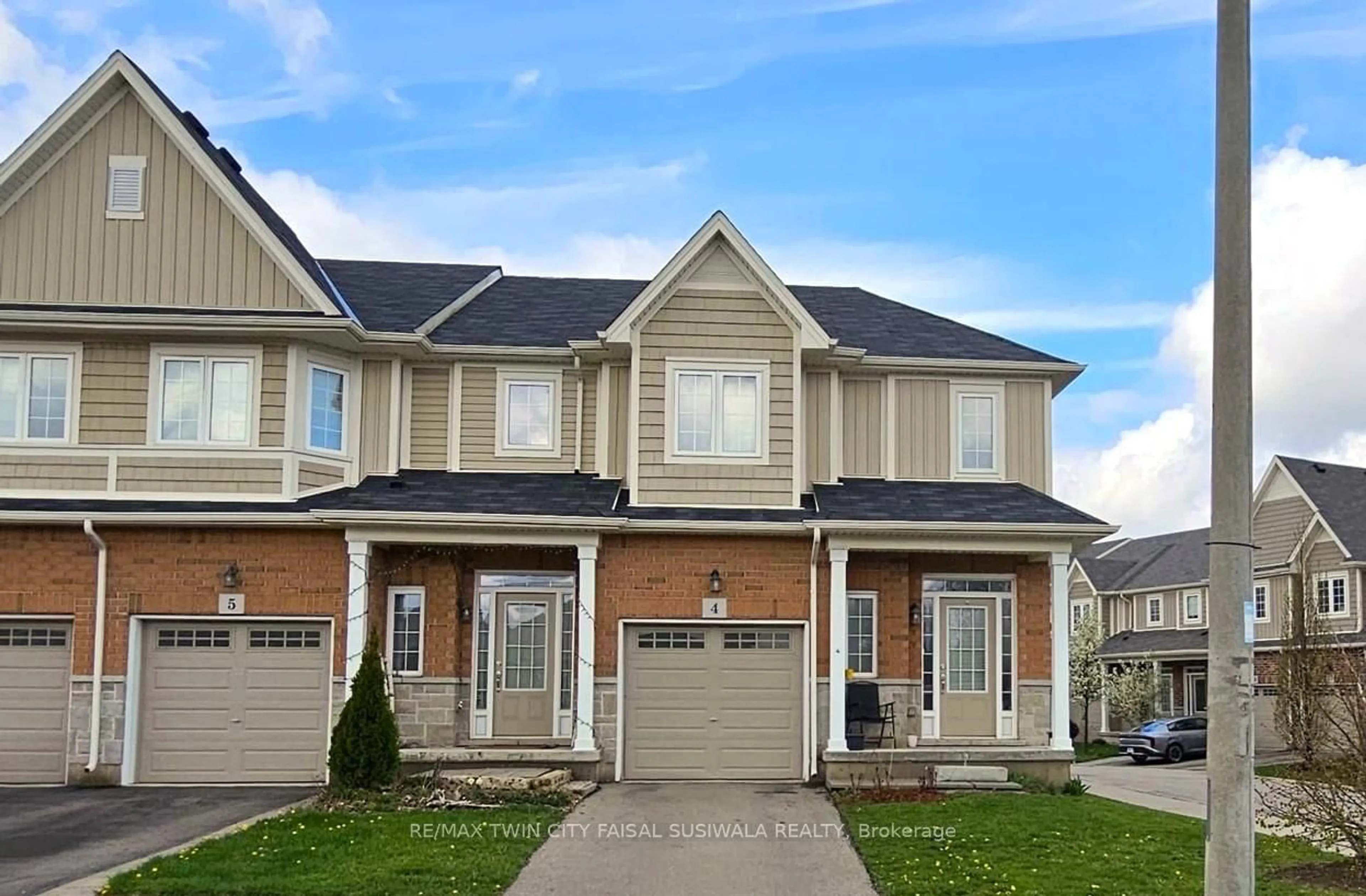 Home with brick exterior material, street for 100 Chester Dr #4, Cambridge Ontario N1T 2C3