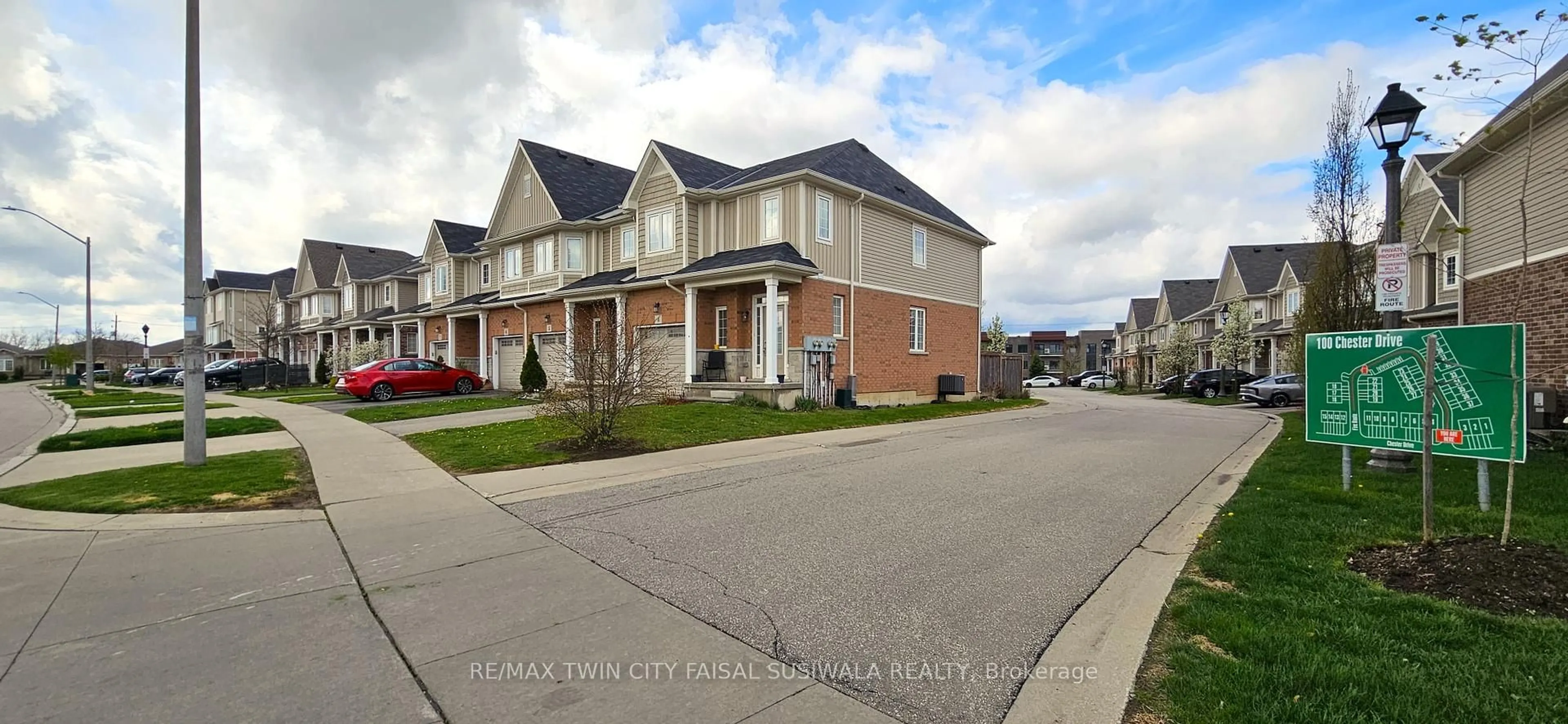 A pic from outside/outdoor area/front of a property/back of a property/a pic from drone, street for 100 Chester Dr #4, Cambridge Ontario N1T 2C3