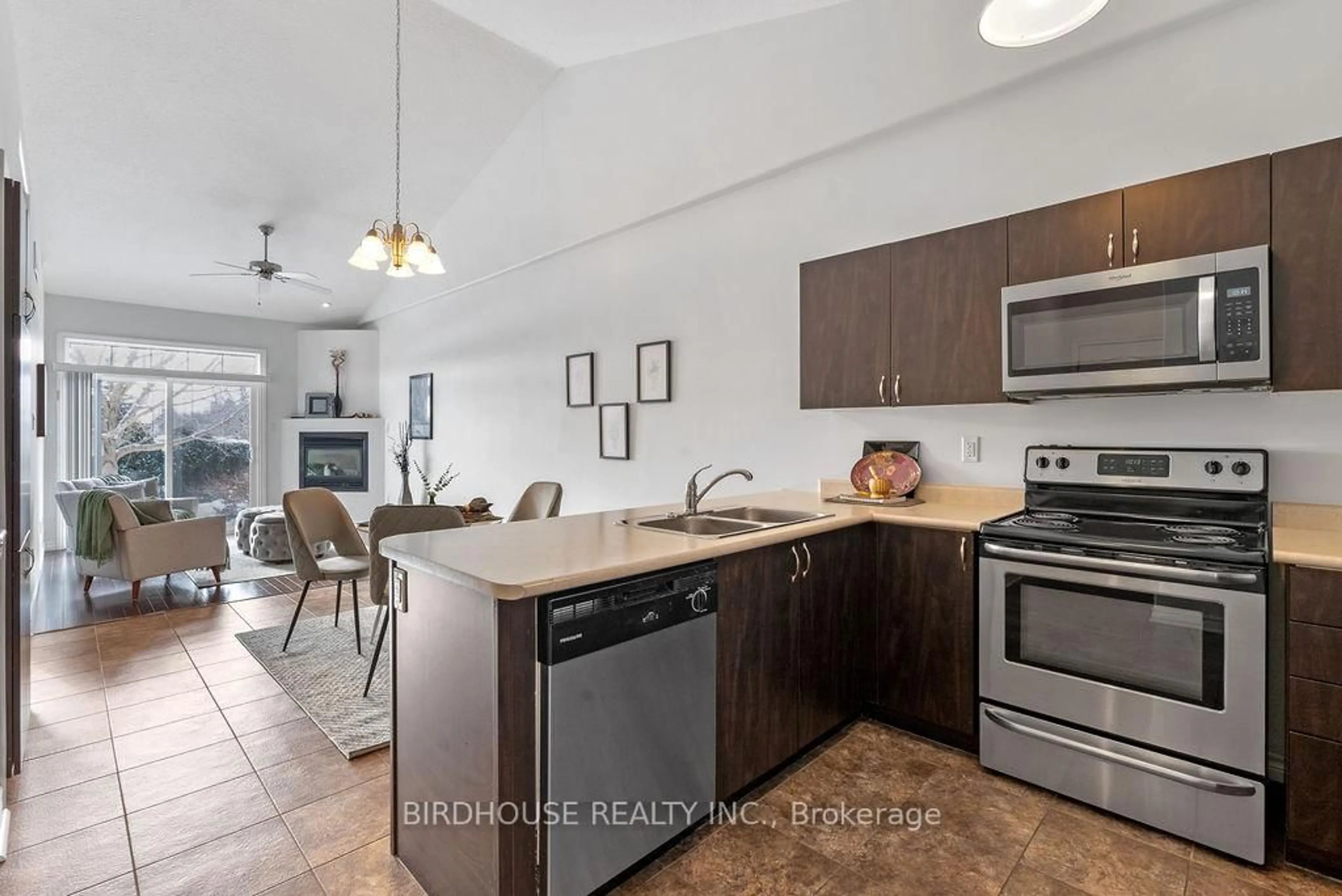 Open concept kitchen, ceramic/tile floor for 7 Chadwin Dr, Kawartha Lakes Ontario K9V 0E8