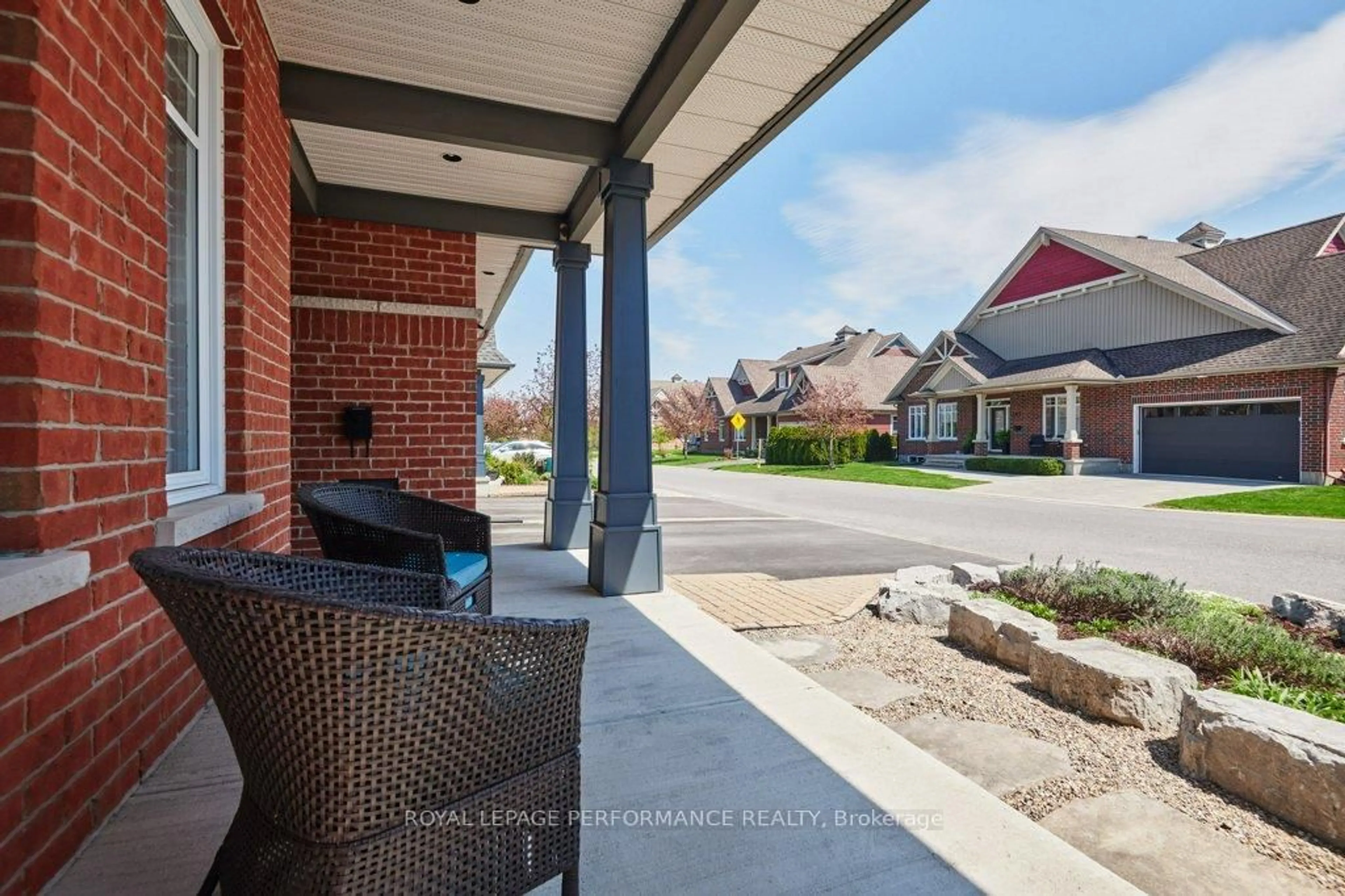 Patio, street for 144 Solera Circ, Ottawa Ontario K1T 0C6
