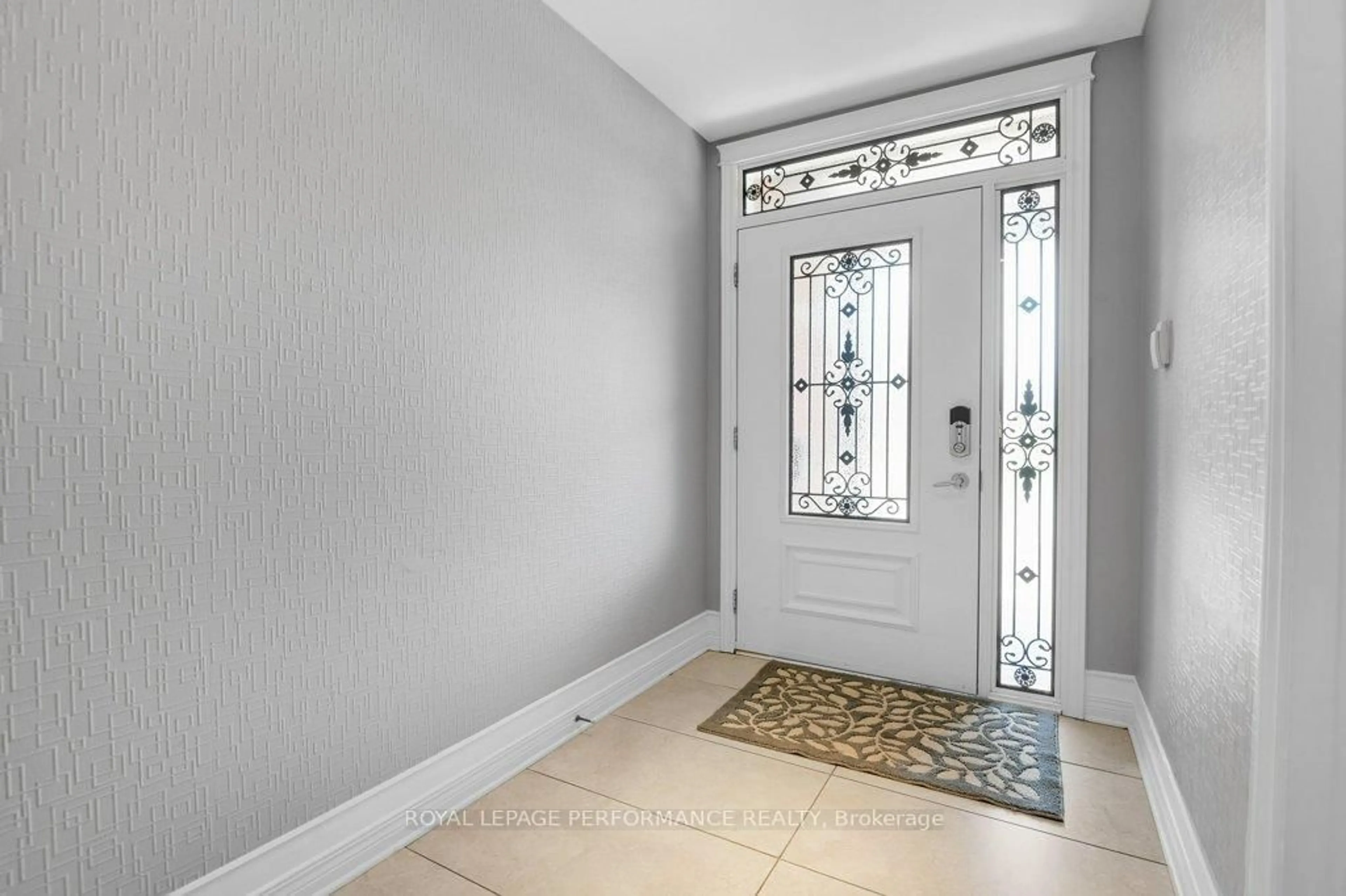 Indoor entryway for 144 Solera Circ, Ottawa Ontario K1T 0C6